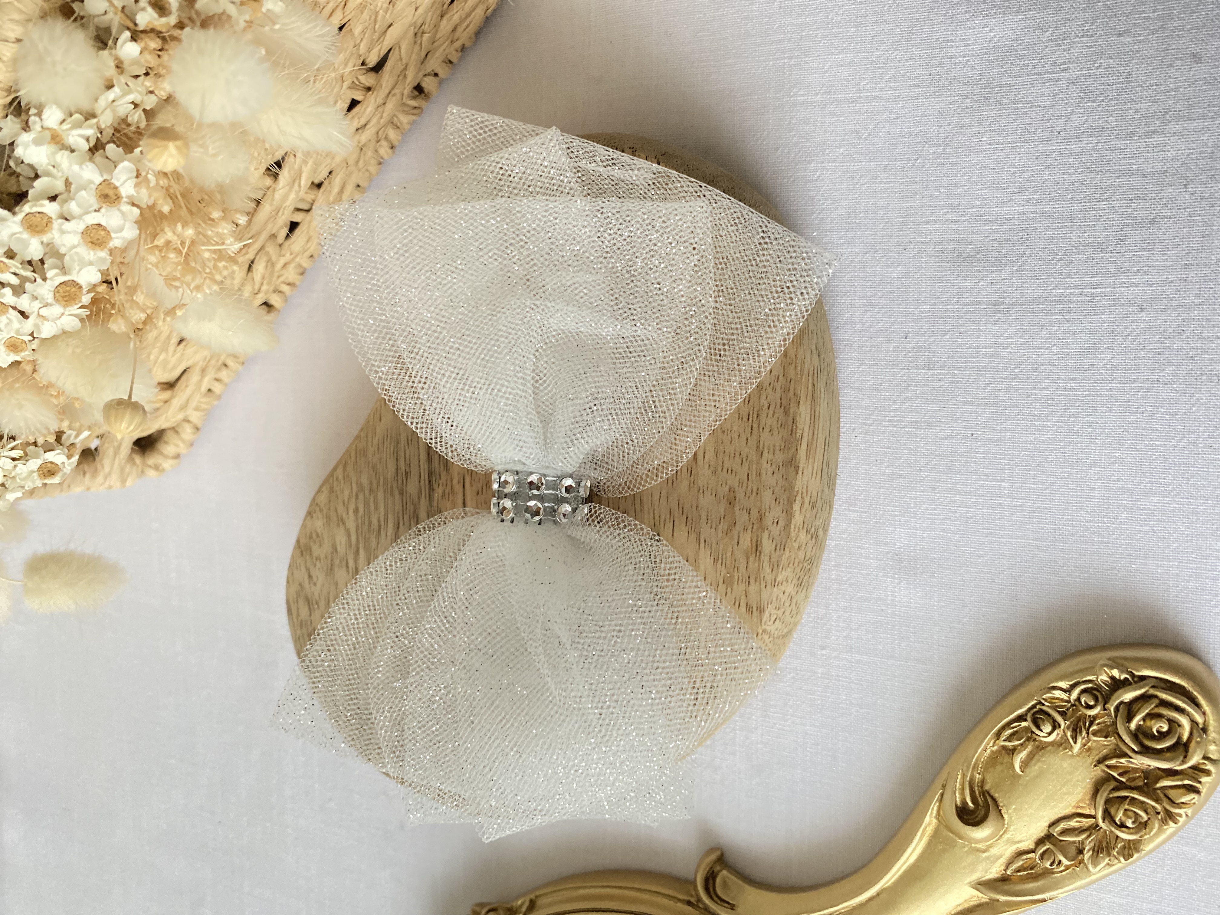 Noeud en tulle pailleté blanc