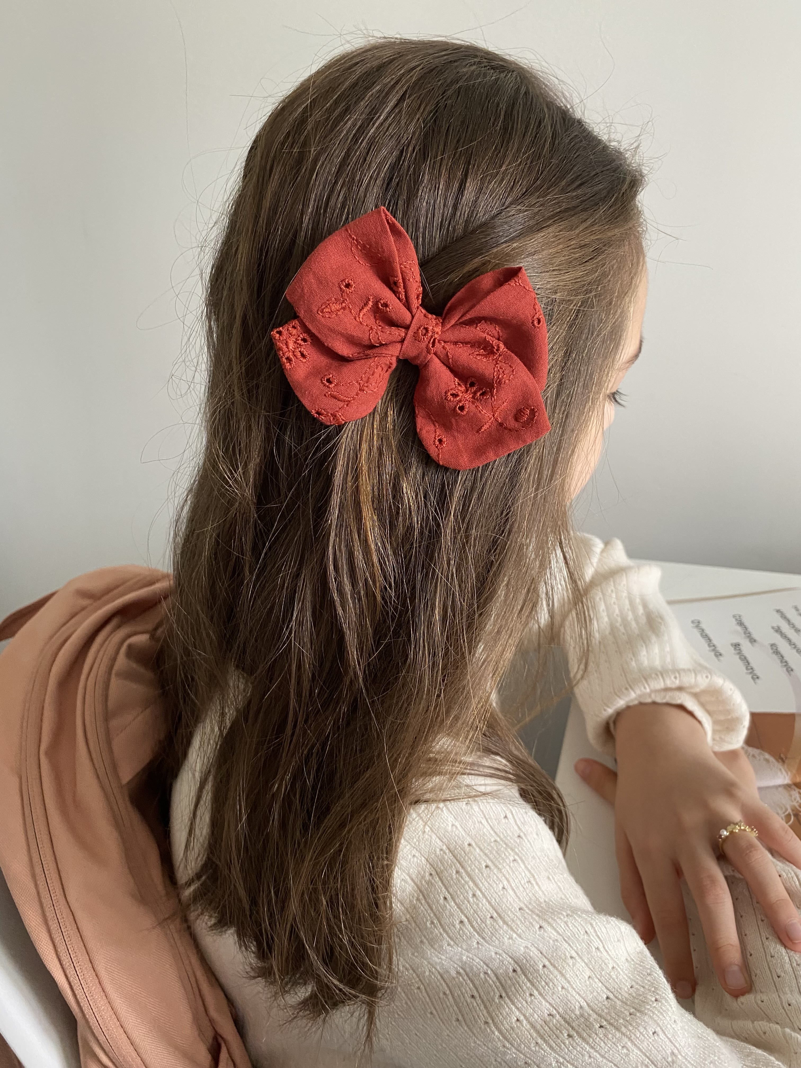 Nœud broderie anglaise rouille L