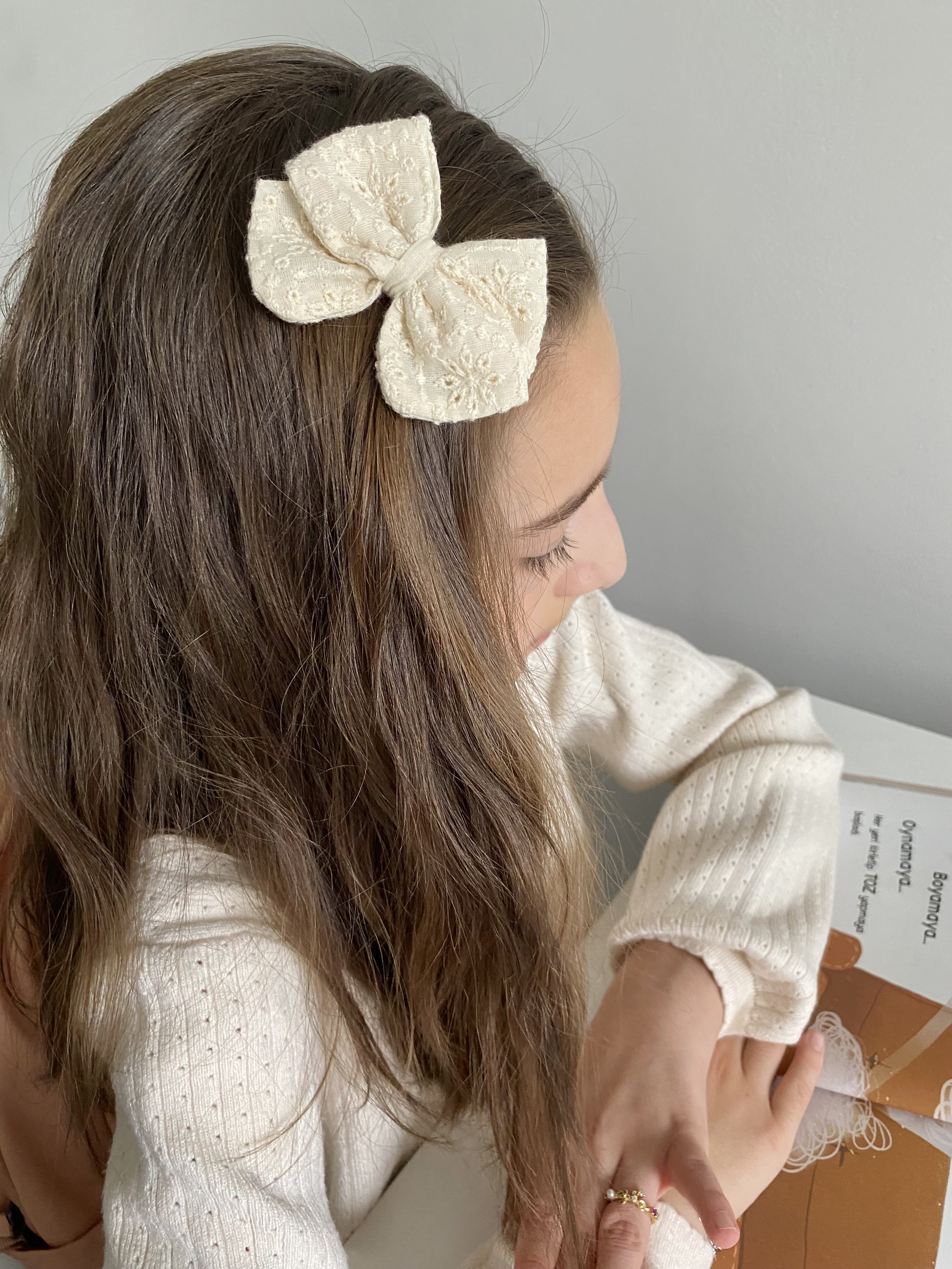 Nœud broderie anglaise vanille M