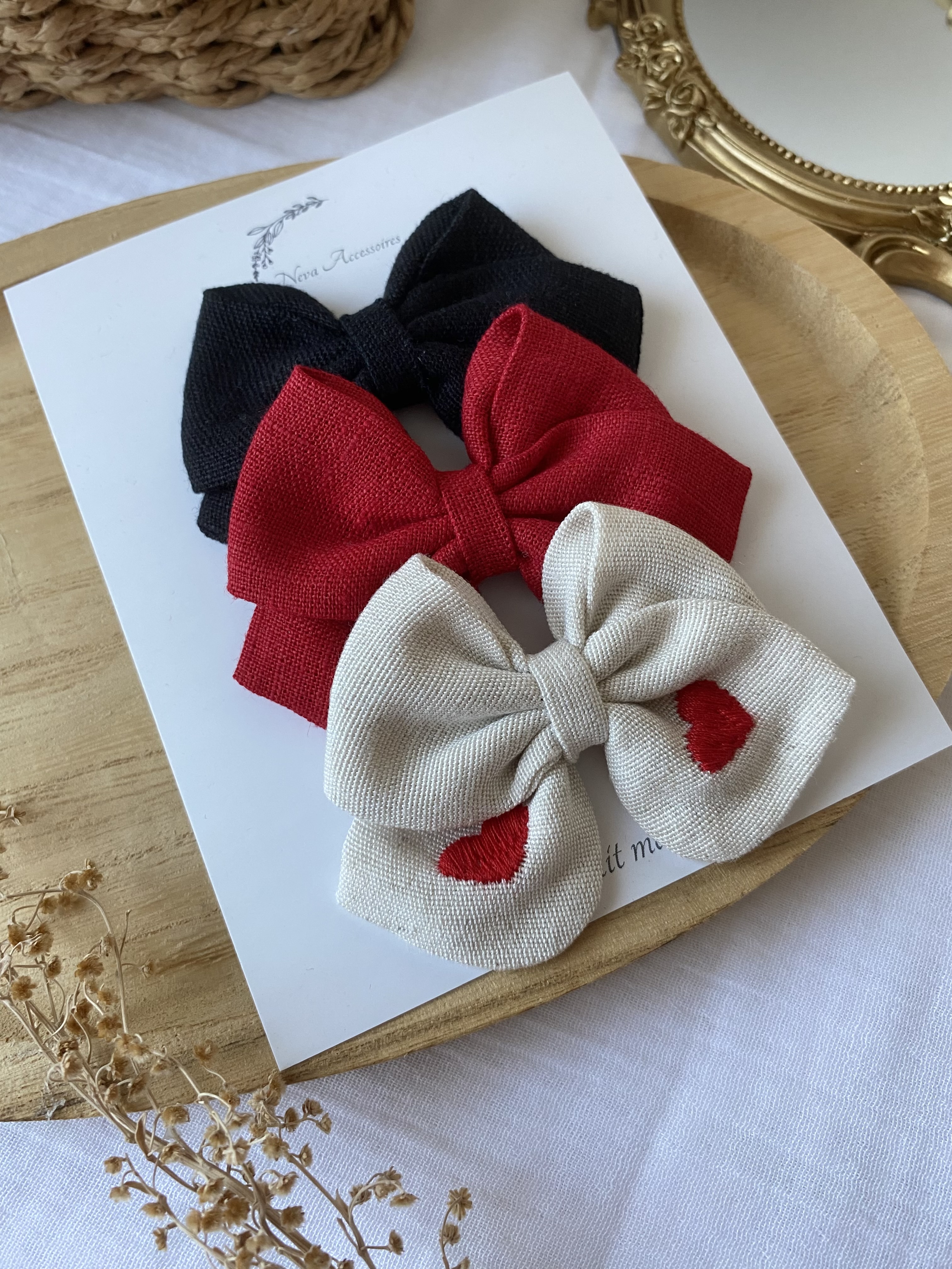 Lot de 3 nœuds coeur brodé rouge L