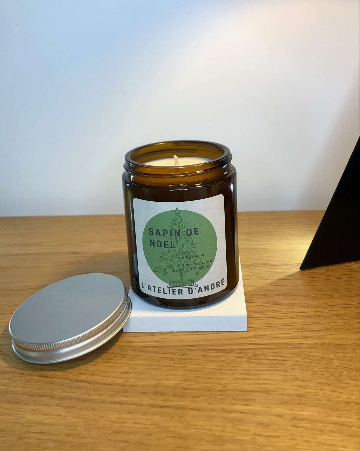 Bougie parfumée Sapin de Noël - 30 heures (155g)