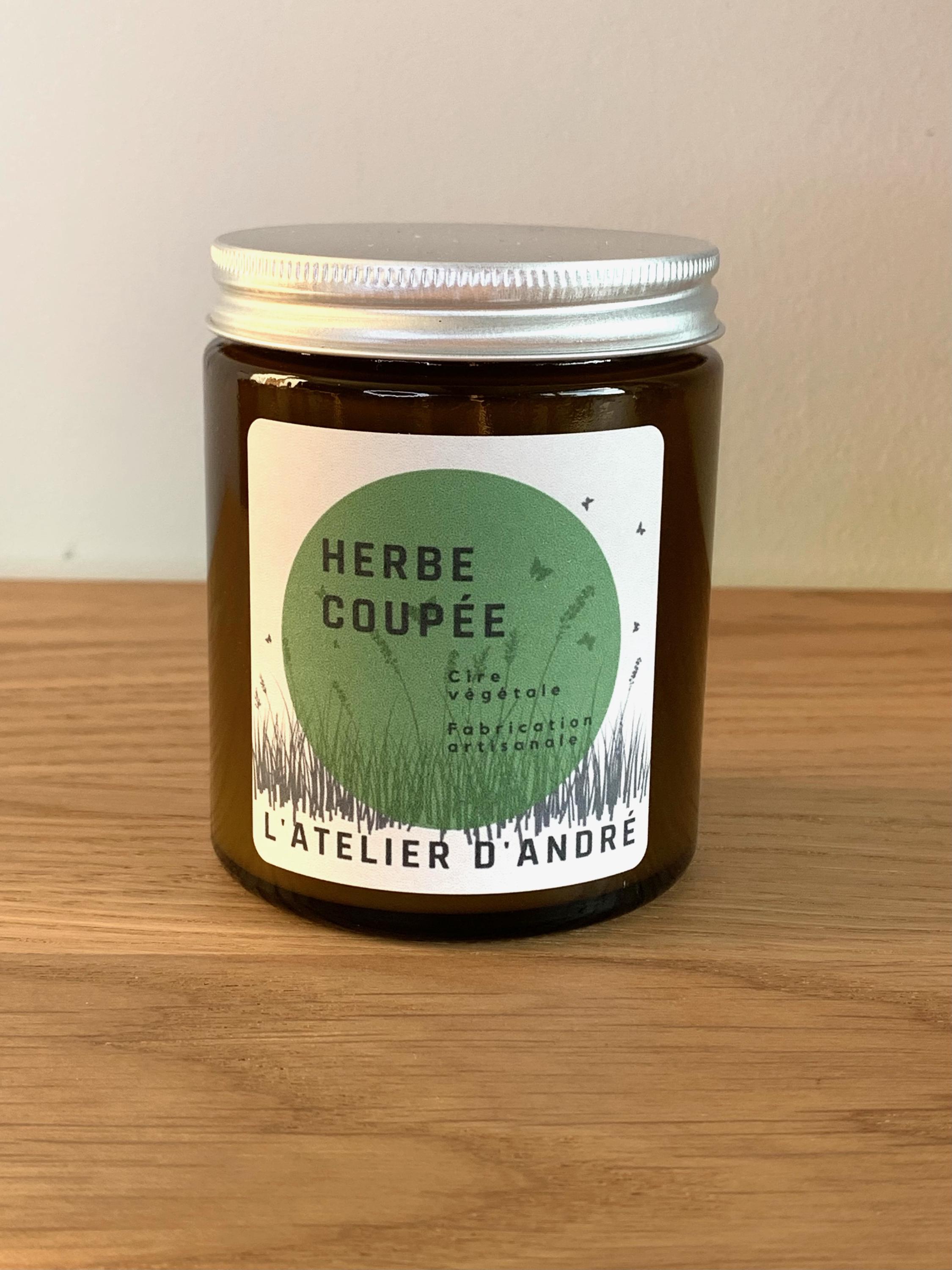 Bougie parfumée Herbe Coupée - 30 heures (150g)
