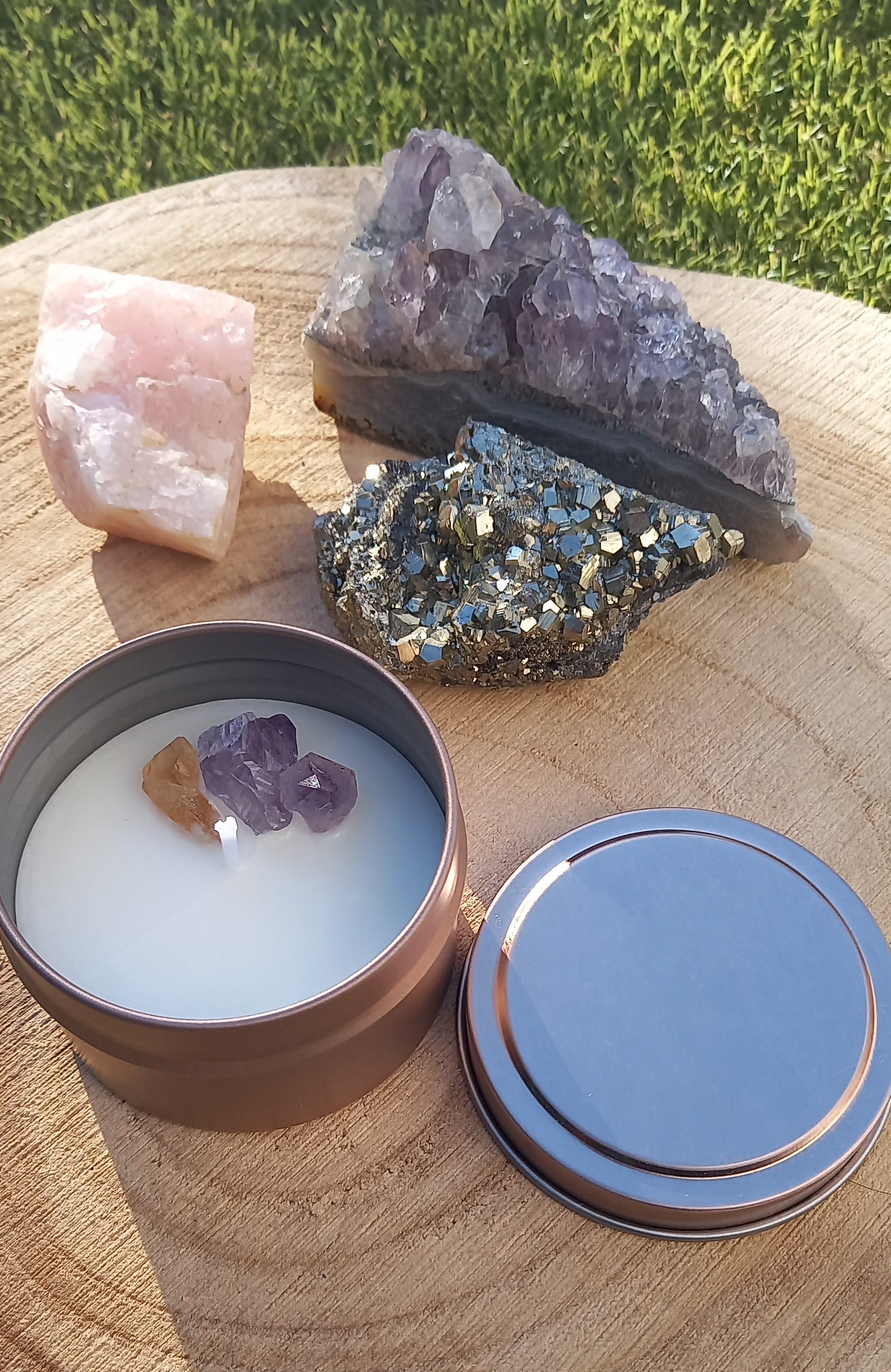 Handmade Candle of Coconut Wax and Sandalwood Essence