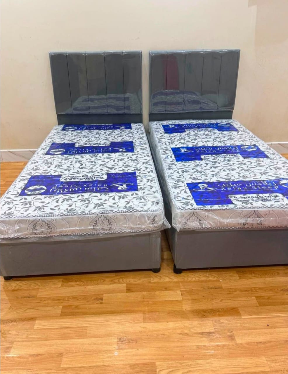 سرير فردي فاخر بتصميم أنيق