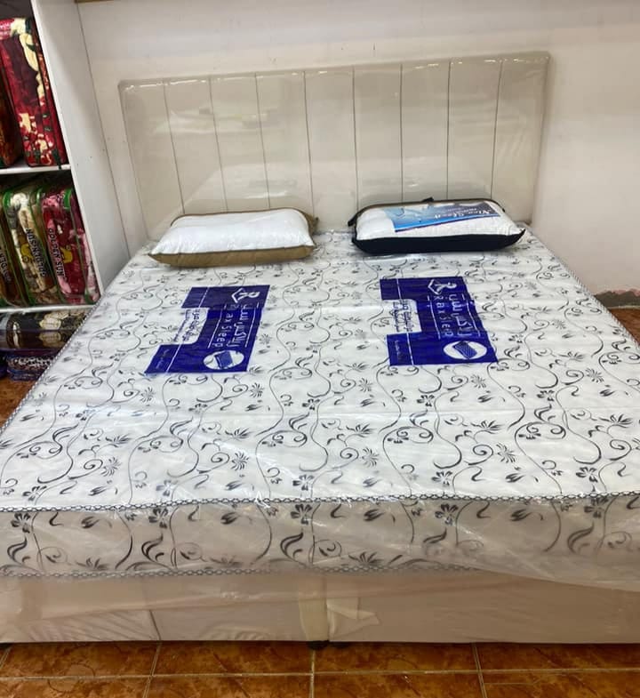 سرير مزدوج – راحة وأناقة لغرفة نومك