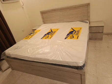 سرير خشبي MDF تايلاندي بحجم كينج – 180 × 200 سم | King-Size Thailand MDF Wooden Bed – 180 × 200 cm