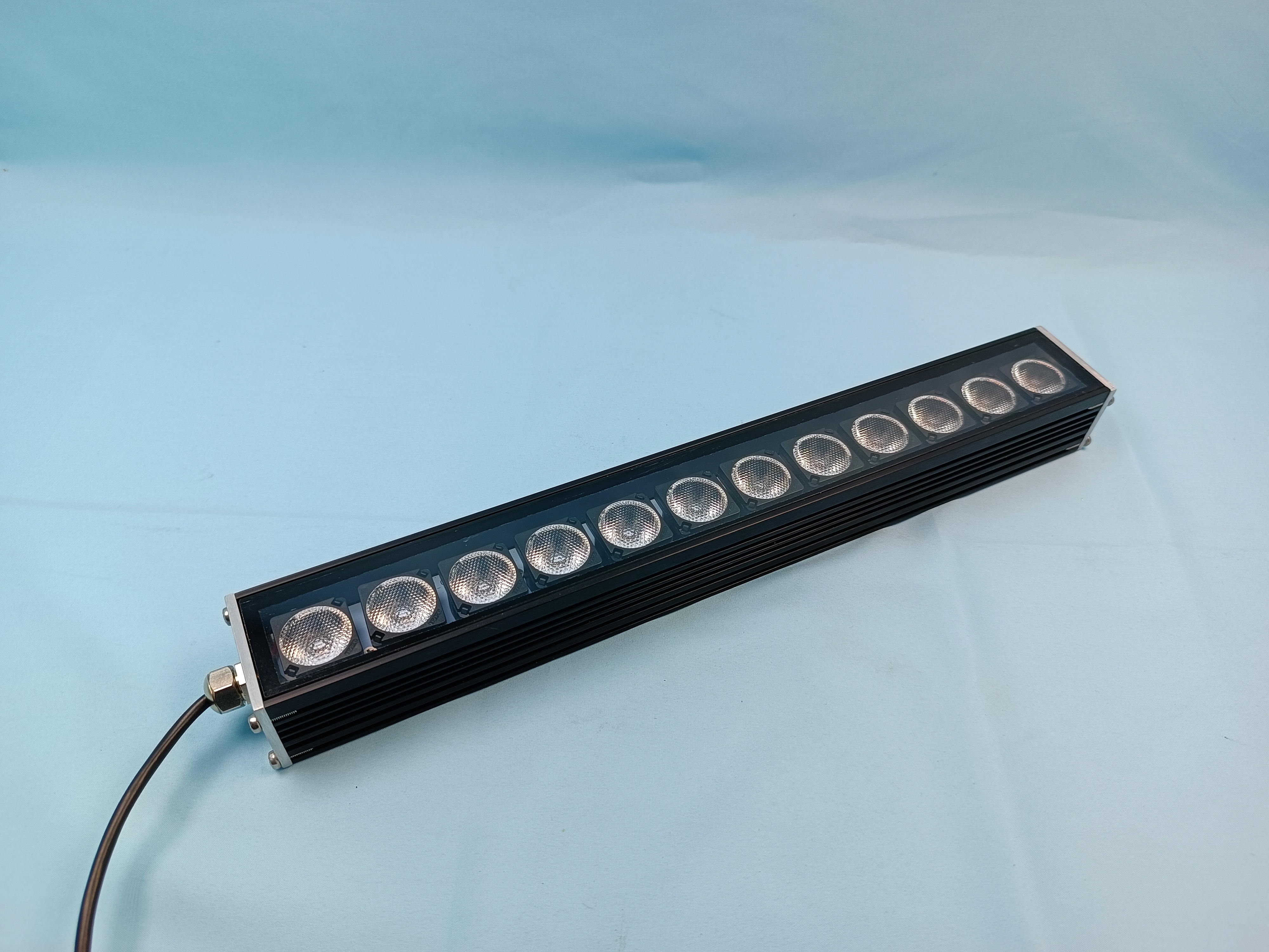 Bar Light BRL-600-W/R/G/B