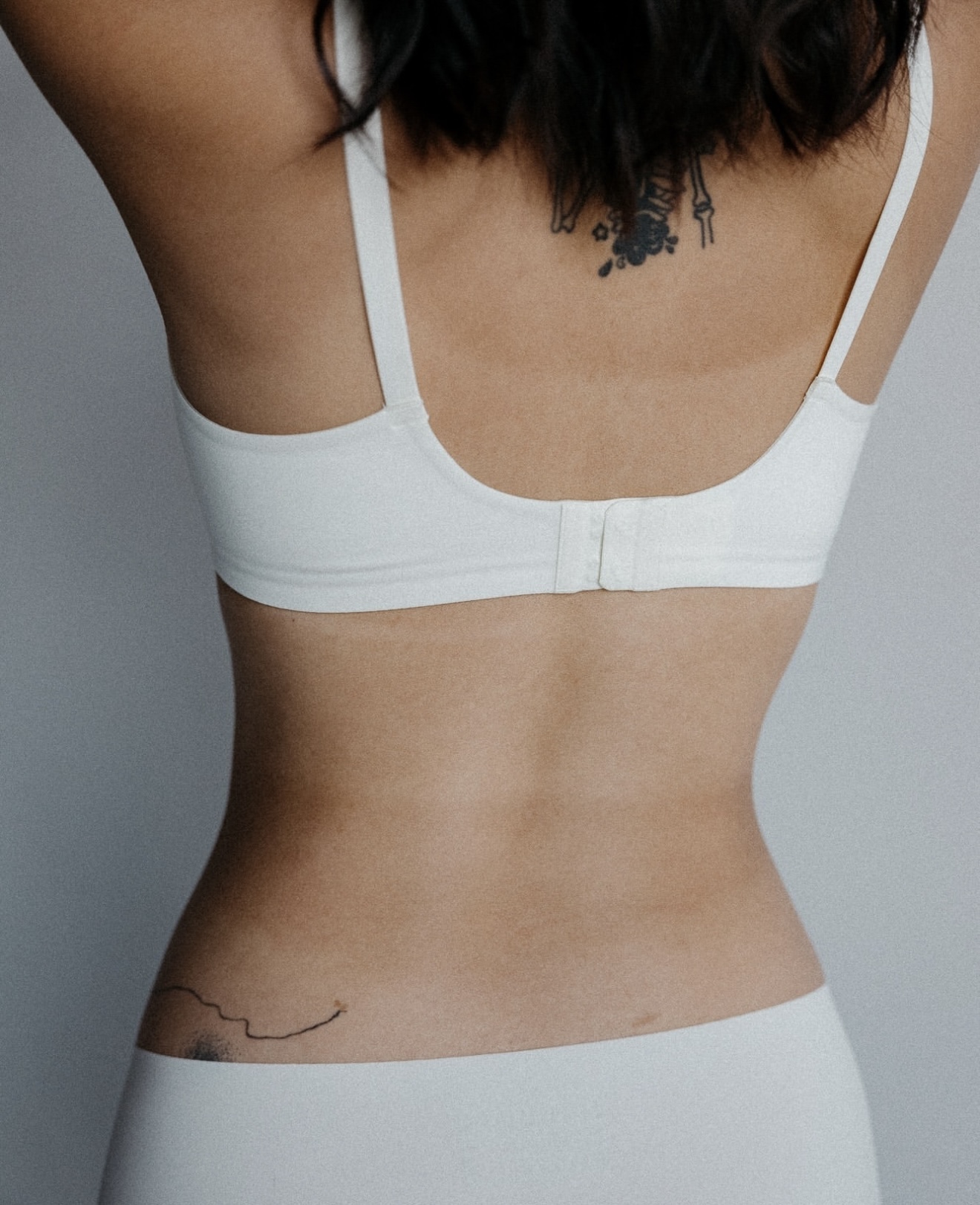 Seamless V-Cut Bra