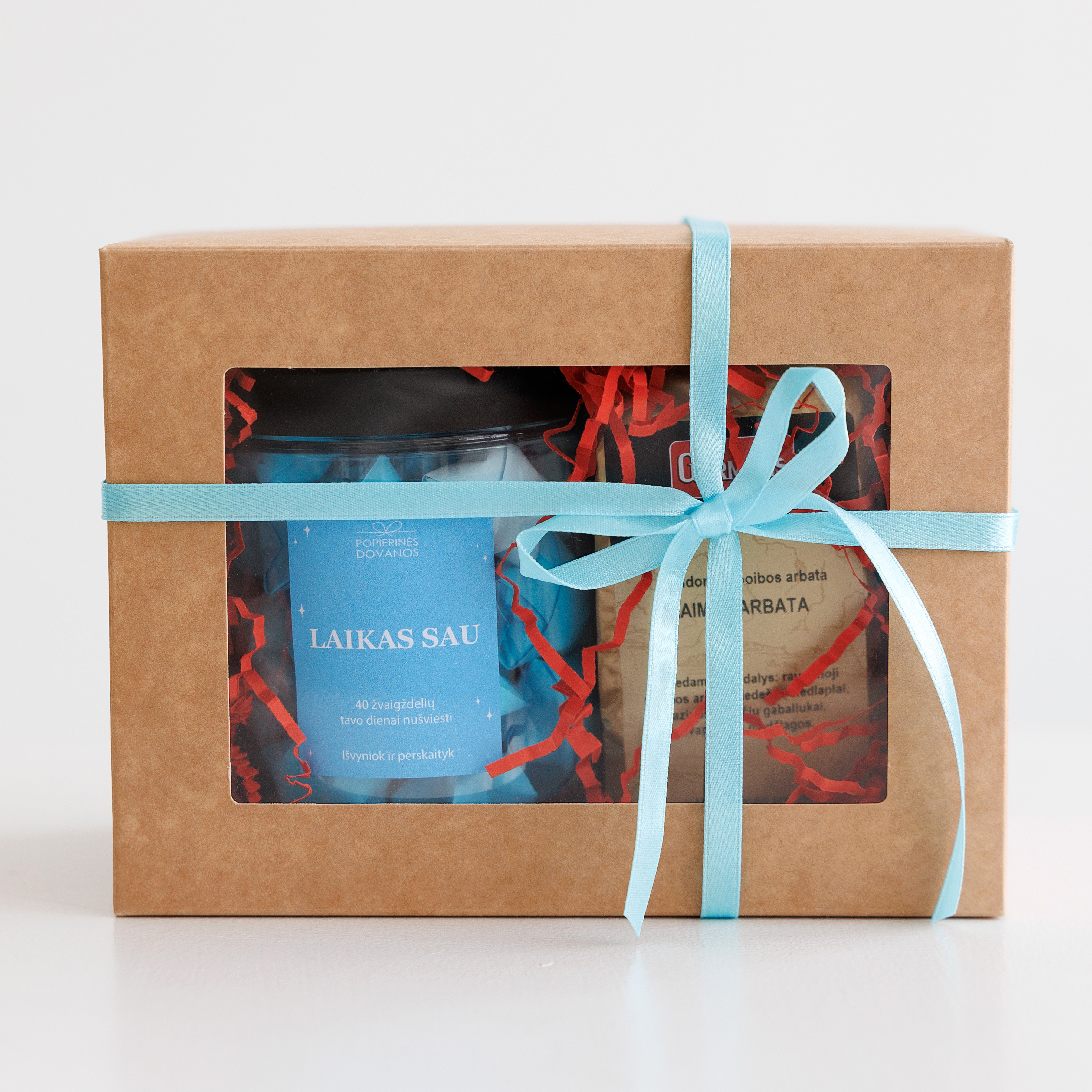 Popierinių žvaigždelių ir arbatos rinkinys