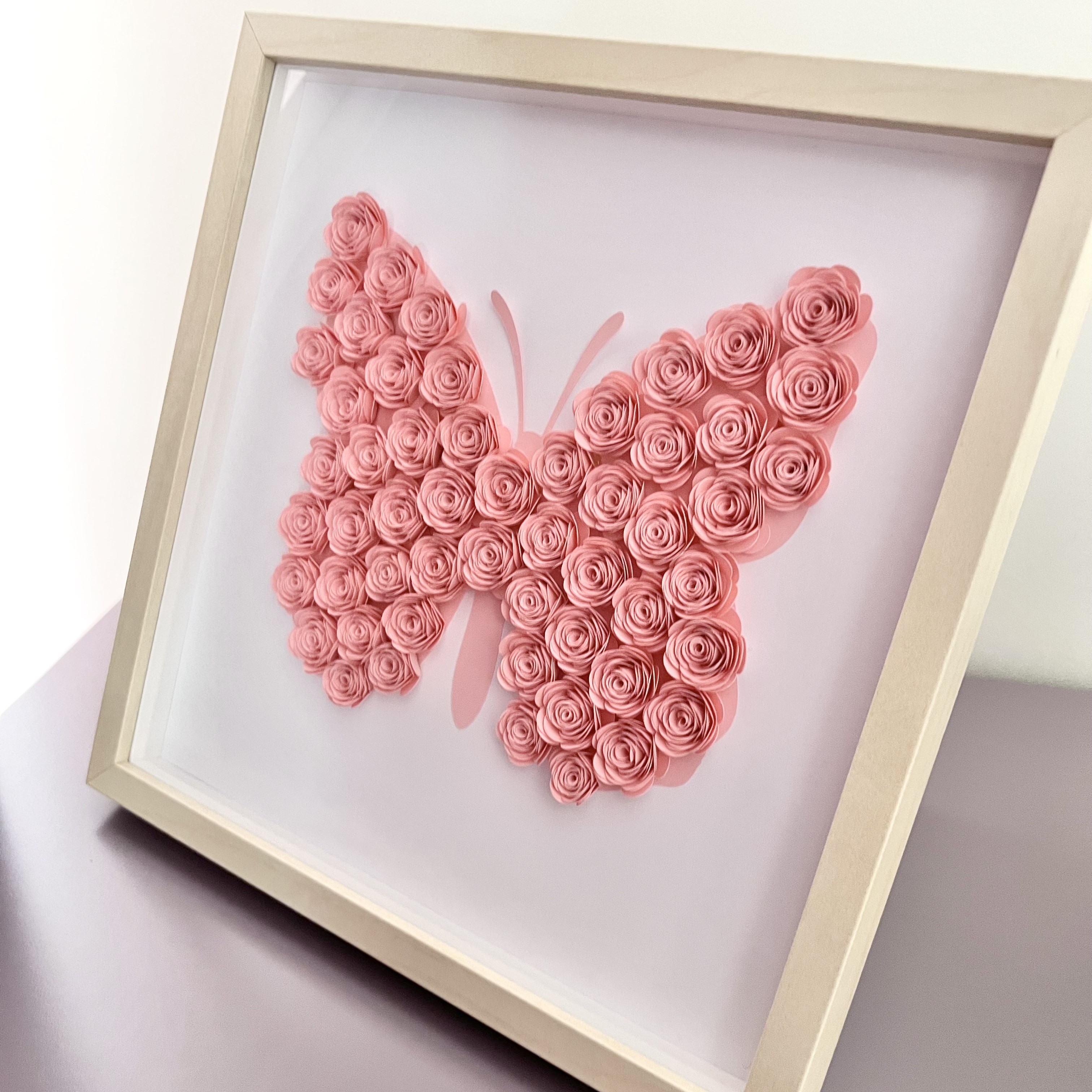 Popierinių gėlių paveikslas "Drugelis"