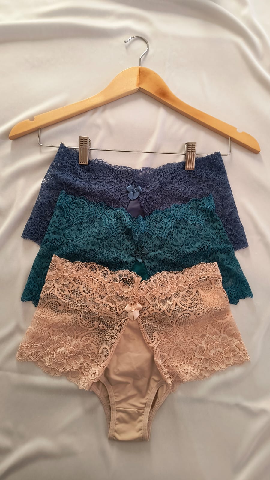 Calcinha Calessom em renda de algodão Ref: 239