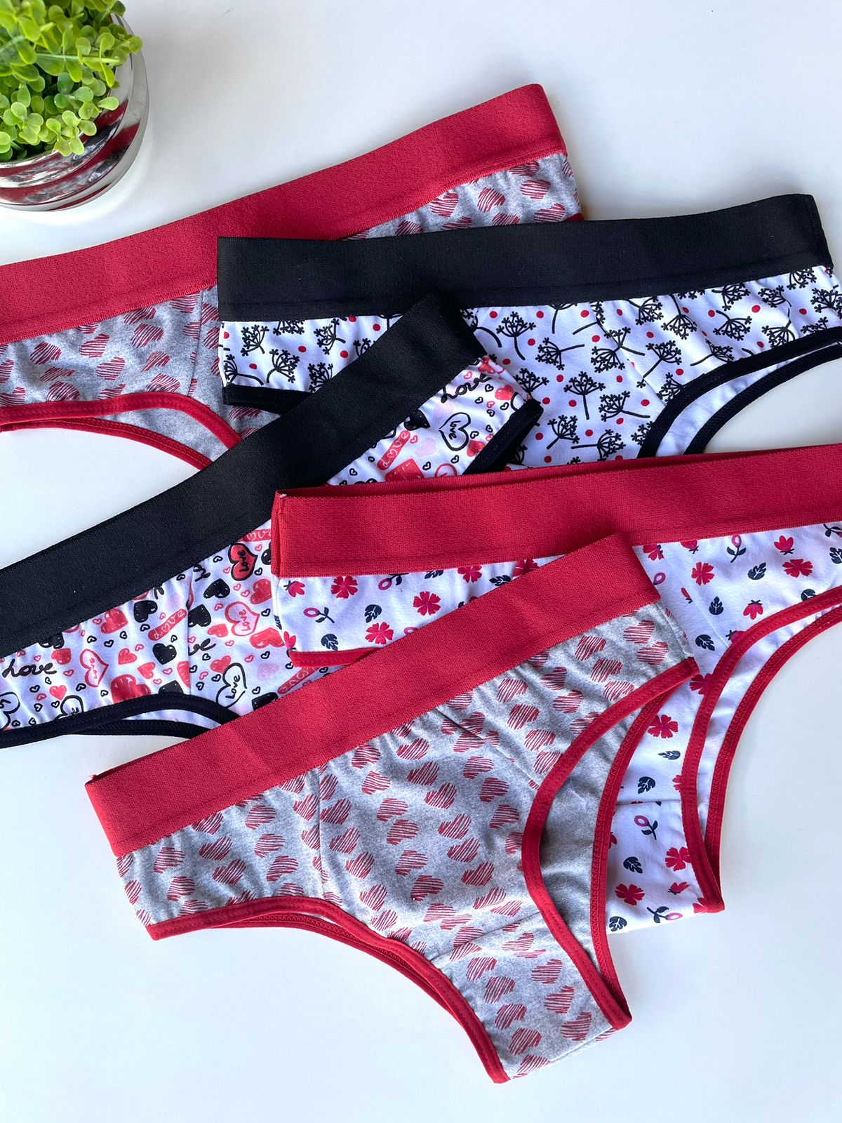 Calcinha básica de algodão com cós em elastano Ref: 245