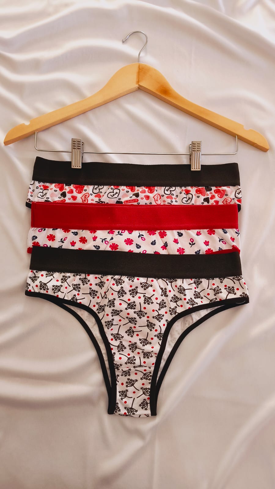 Calcinha  básica de algodão com cós em elastano Ref: 245