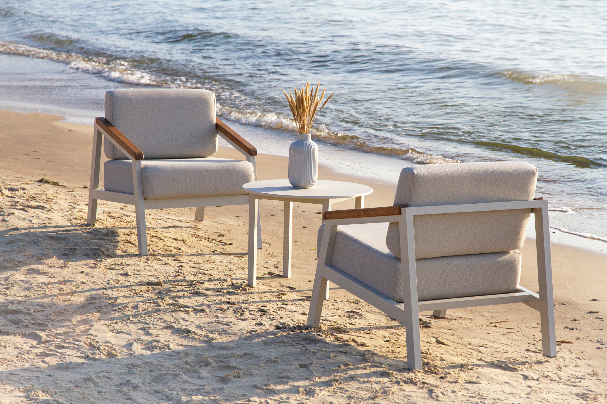 SandSea lauko baldų komplektas – dvivietis dizainas terasoms ir sodams