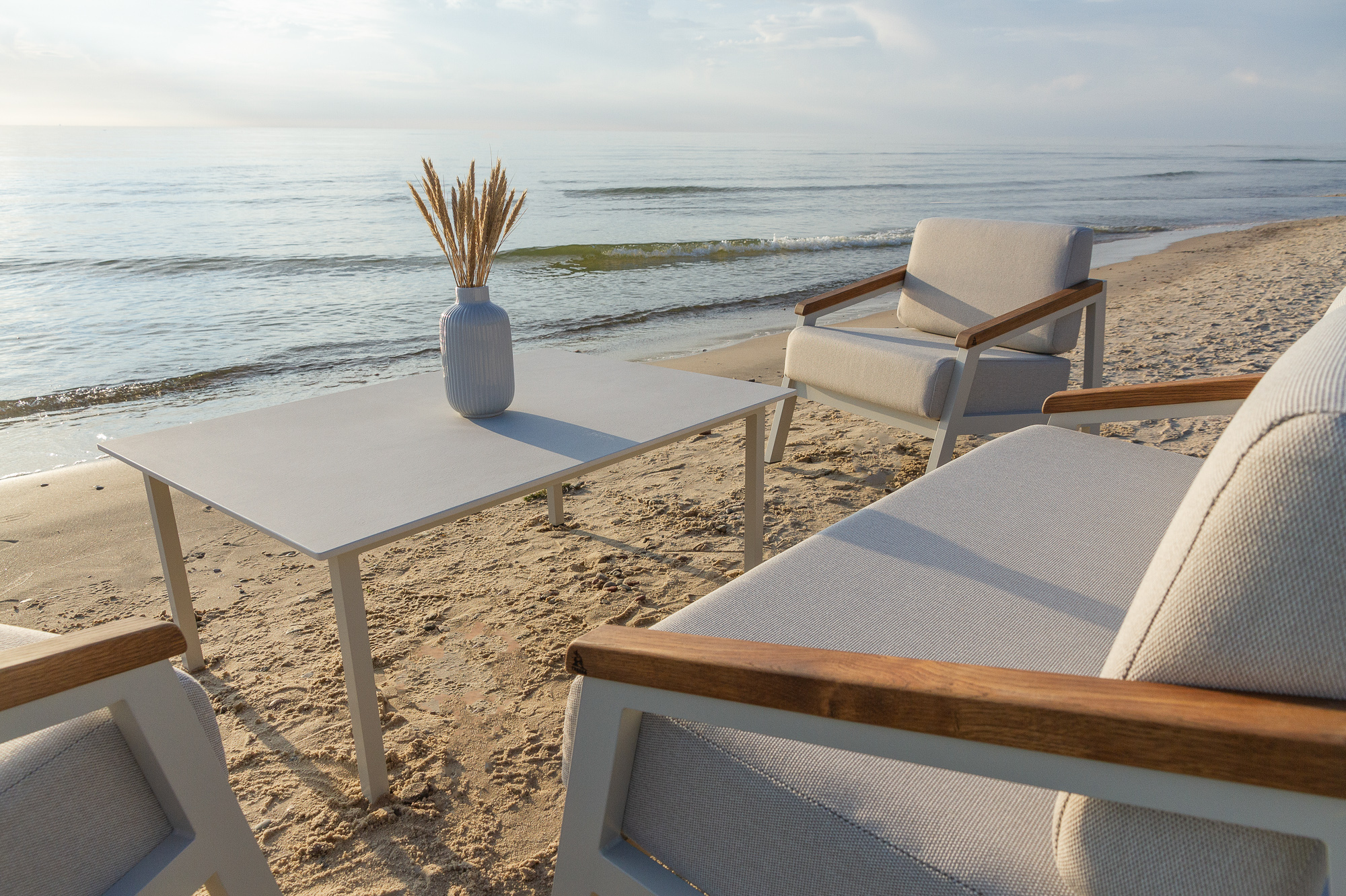 SandSea lauko baldų komplektas – keturvietis dizainas terasoms ir sodams
