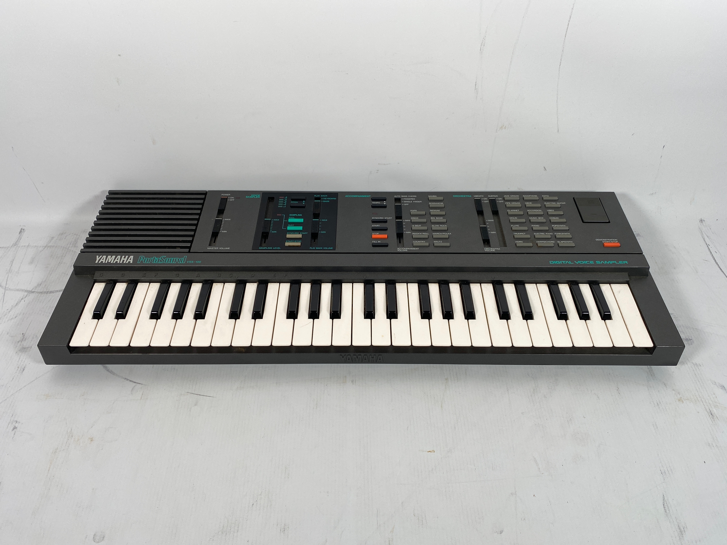 Yamaha VSS-100 サンプリング　アナログシンセサイザー Yamaha VSS-100 Sampler (12T Apr 86)