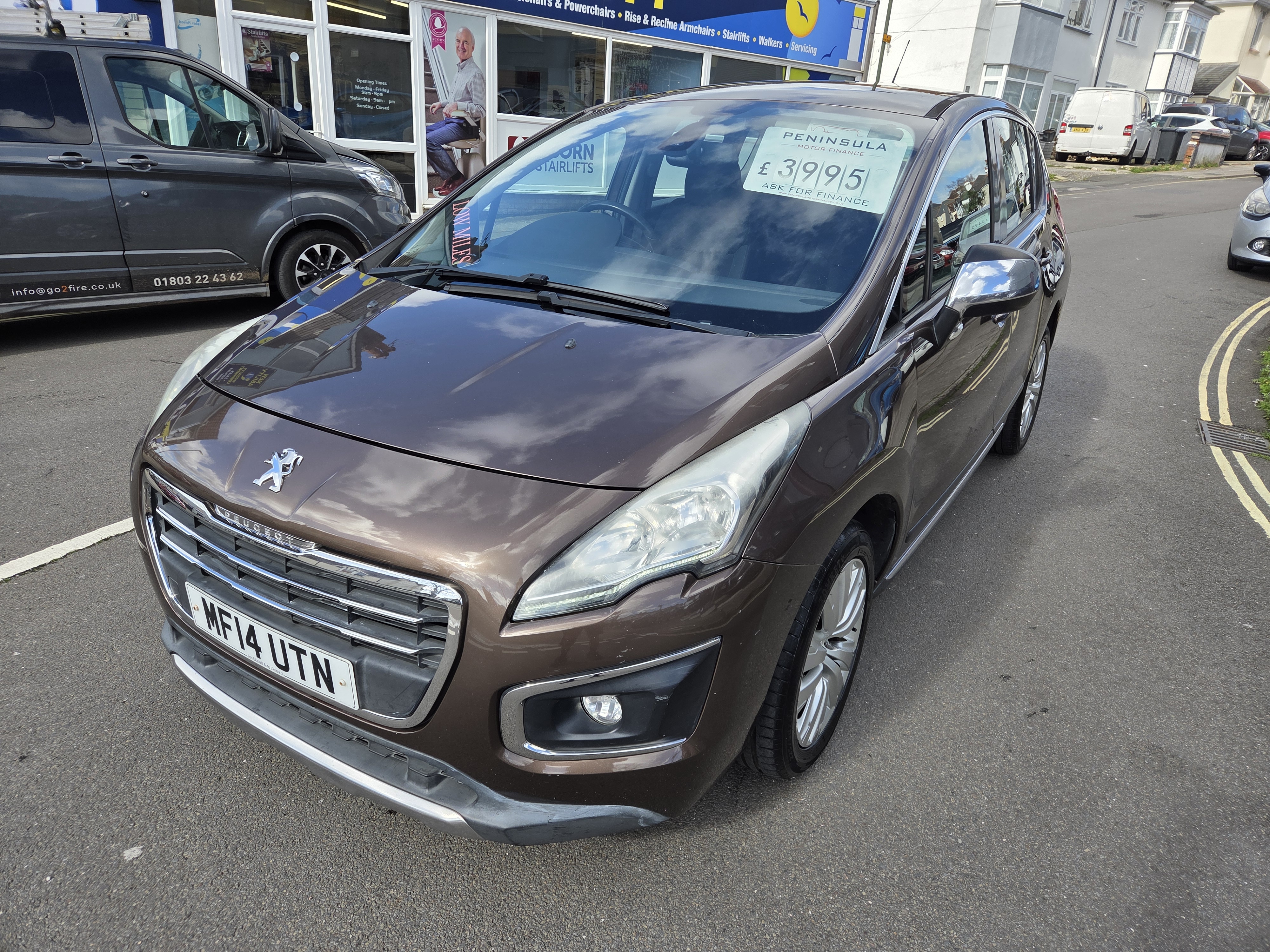 🤩 LOW MILEAGE, ECONOMICAL 2014 PEUGEOT 3008 1.6 DIESEL 🤩