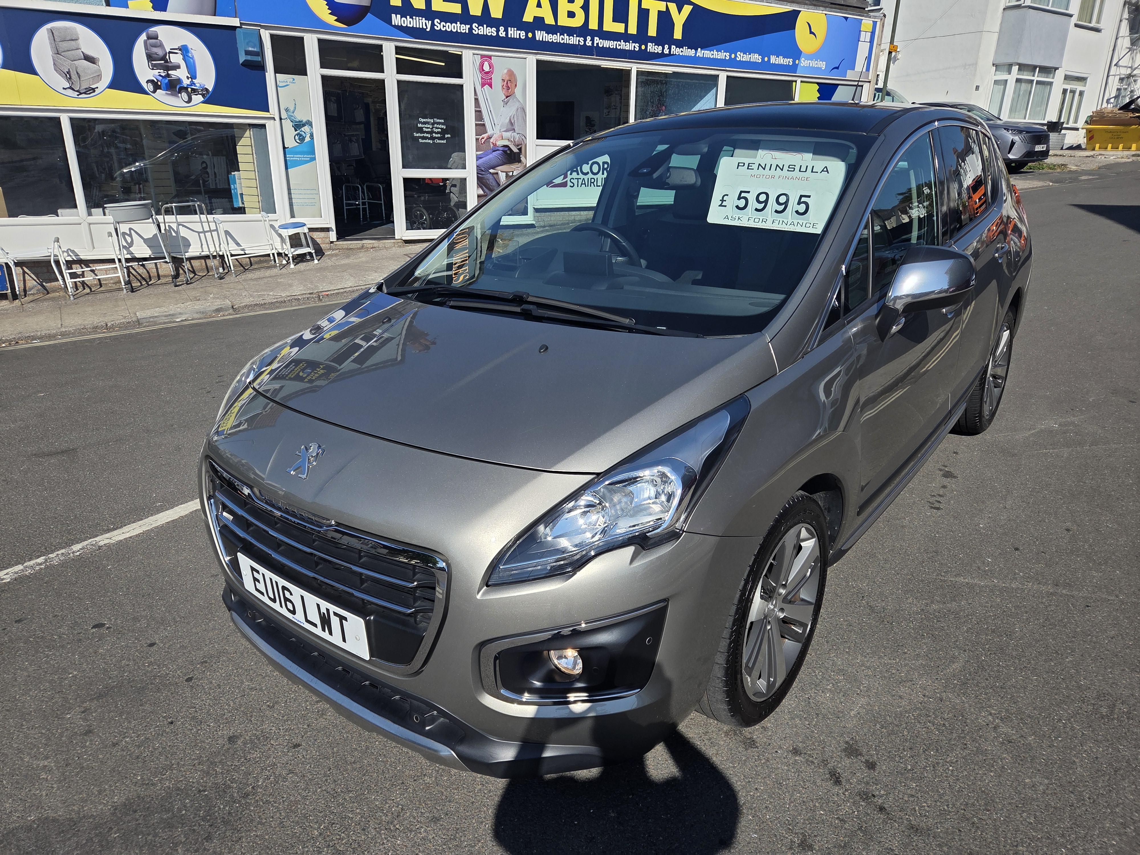 🤩 SUPER LOW MILEAGE, MASSIVE SPEC 2016 PEUGEOT 3008 ALLURE EDITION 1.6 DIESEL 🤩