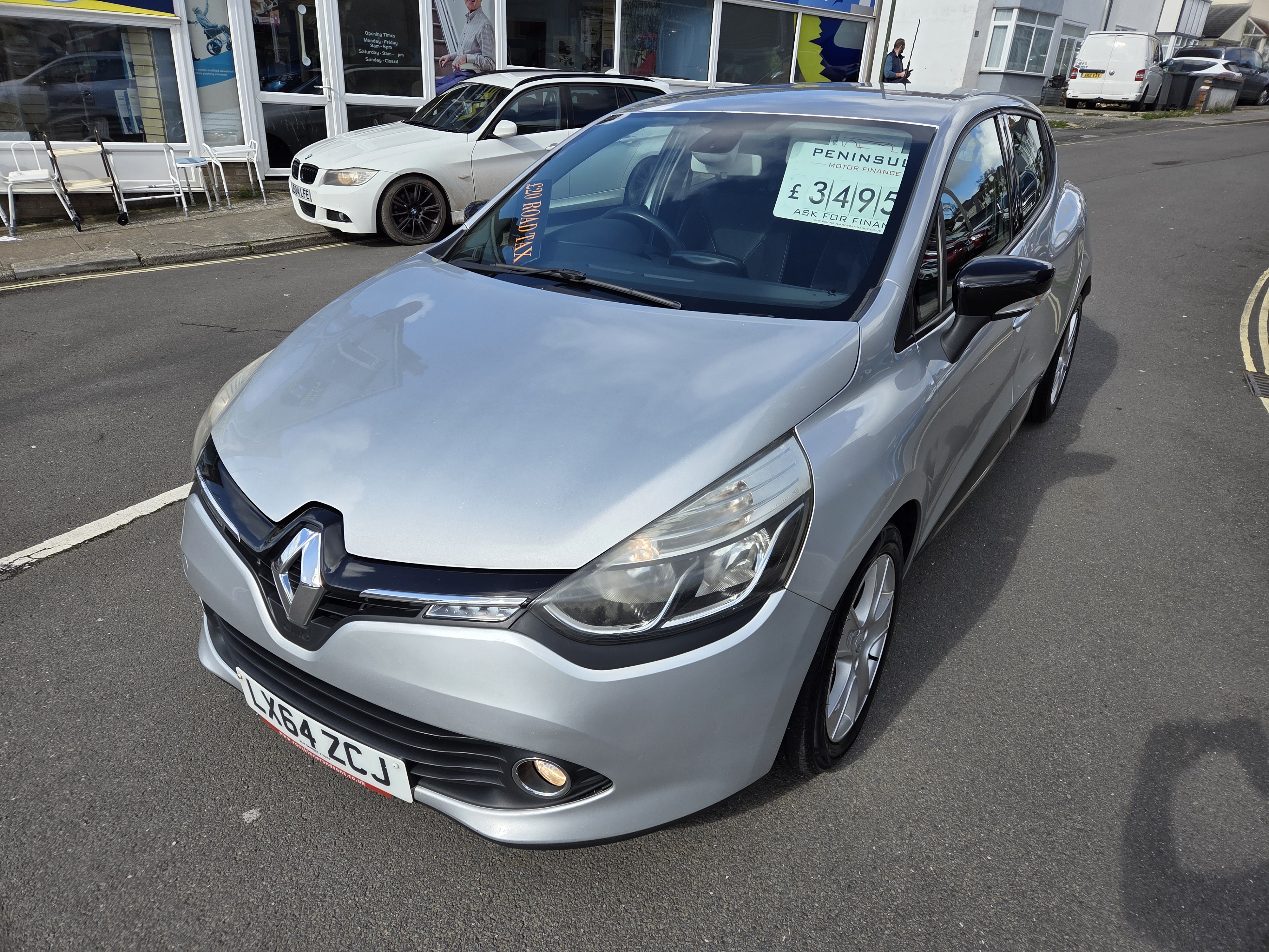 🤩 STUNNING & ECONOMICAL 2014 (64) RENAULT CLIO 1.5 DIESEL 🤩