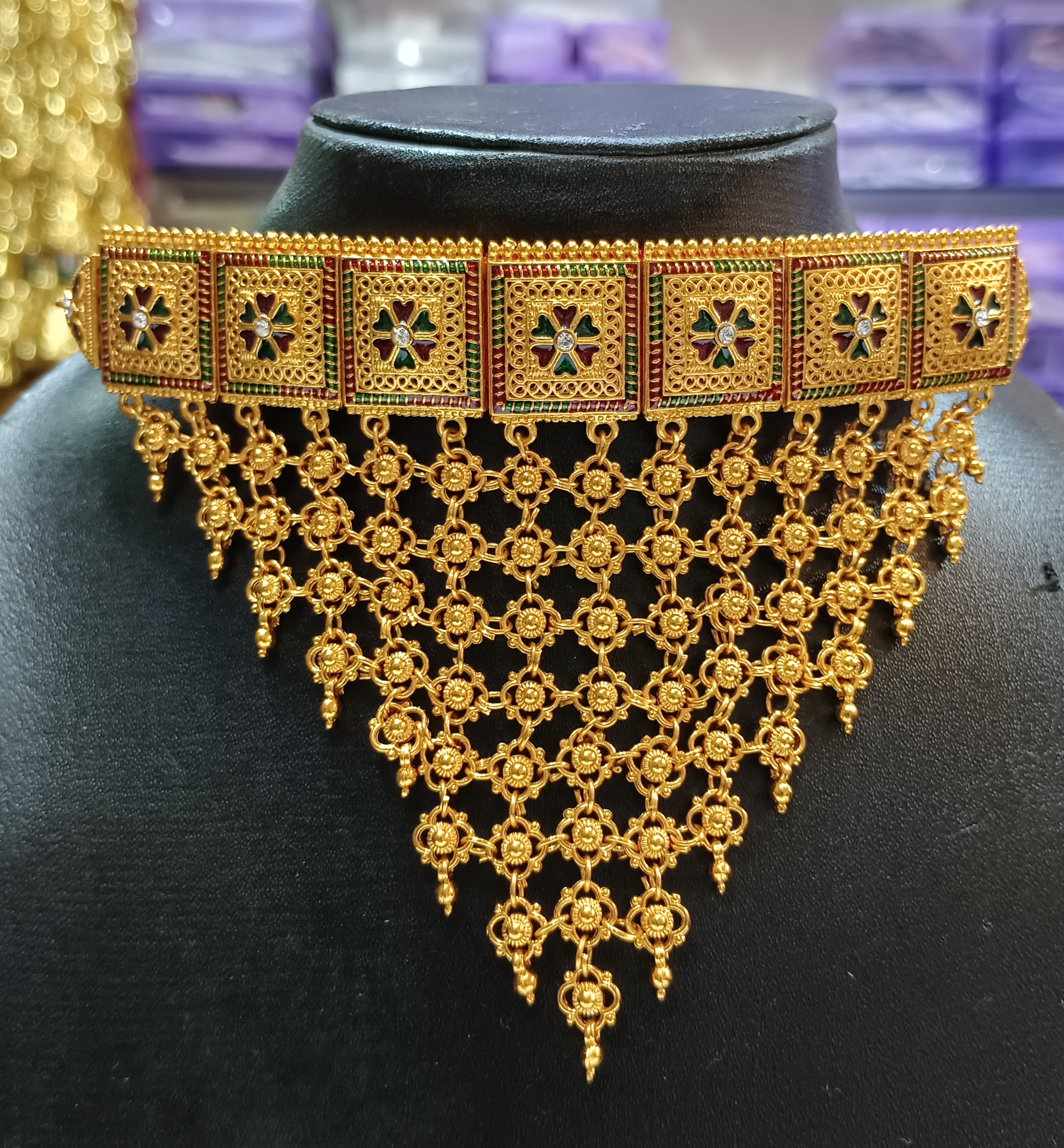 Exquisite Gold Necklace