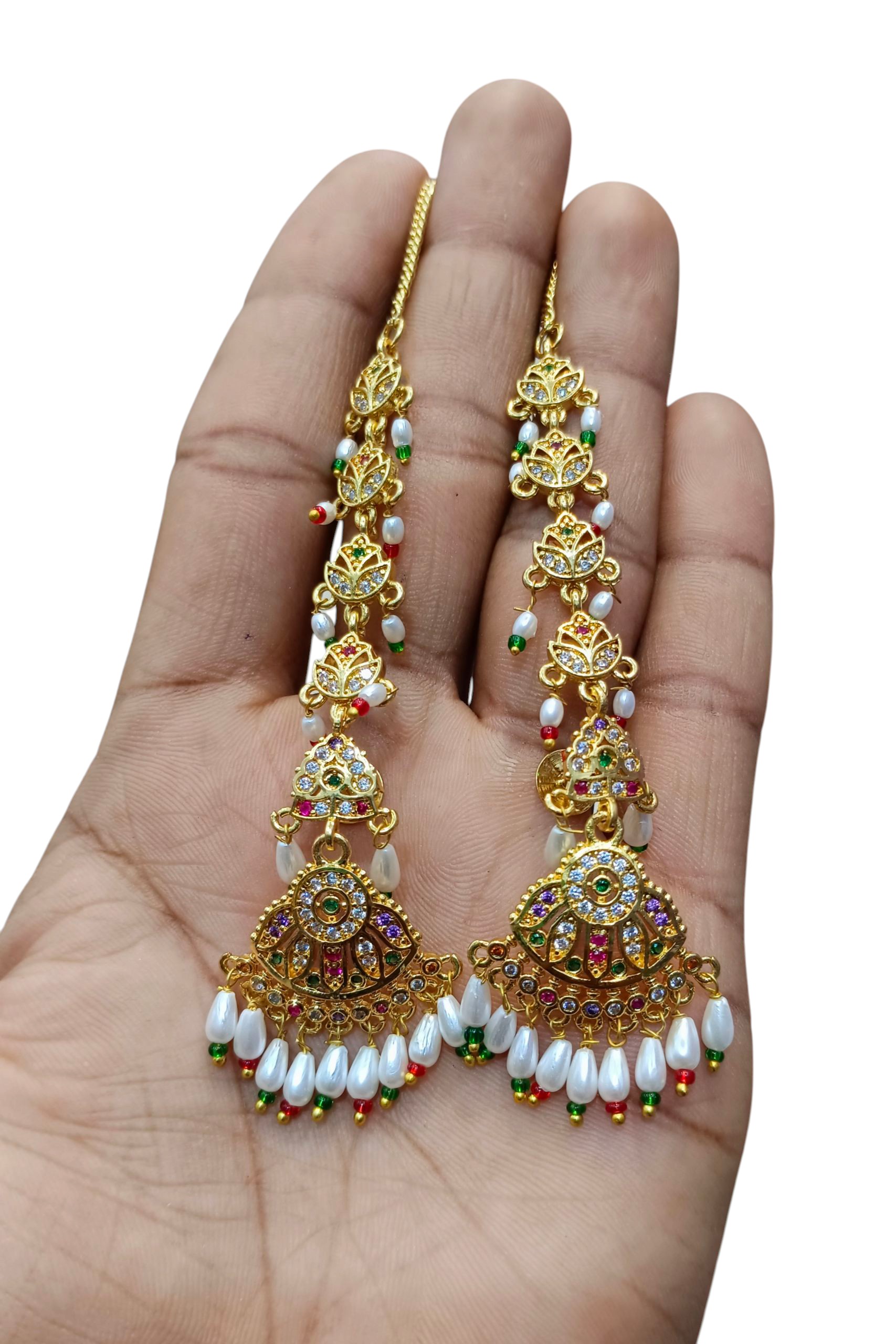 EARRING WITH STUDS