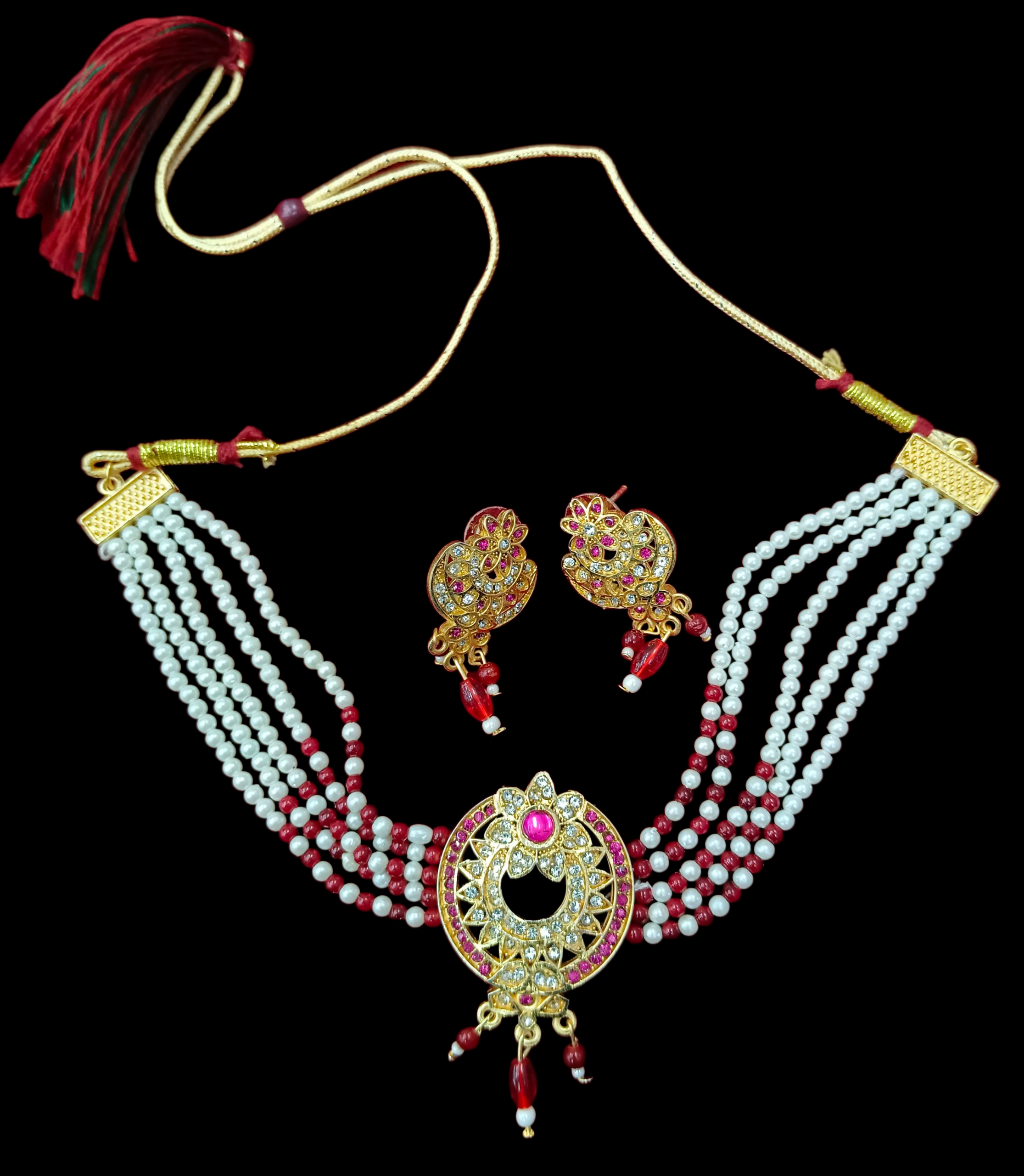 Traditional Pearl and Gold Jewelry Set