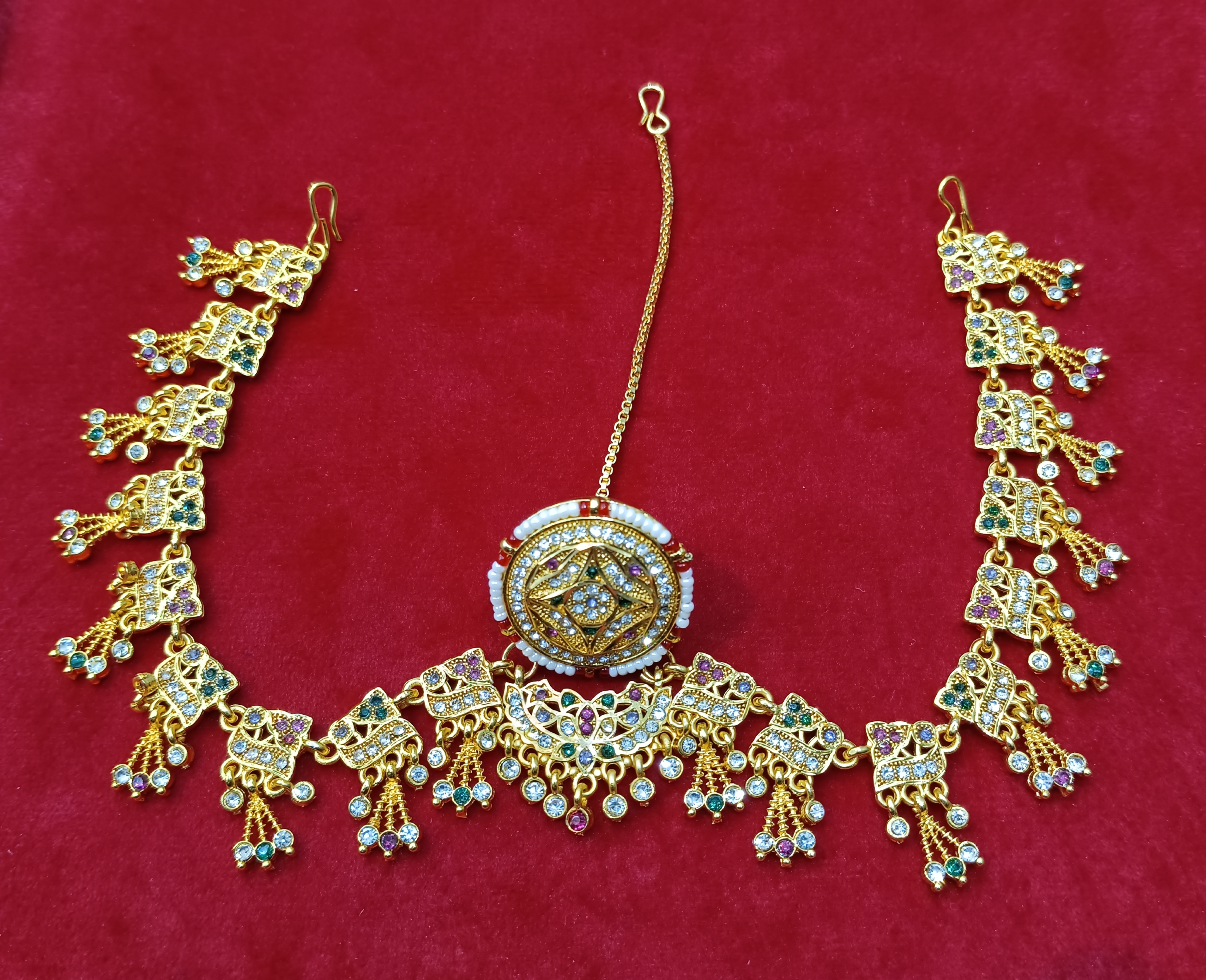 Shimmering Graceful Maangtika
