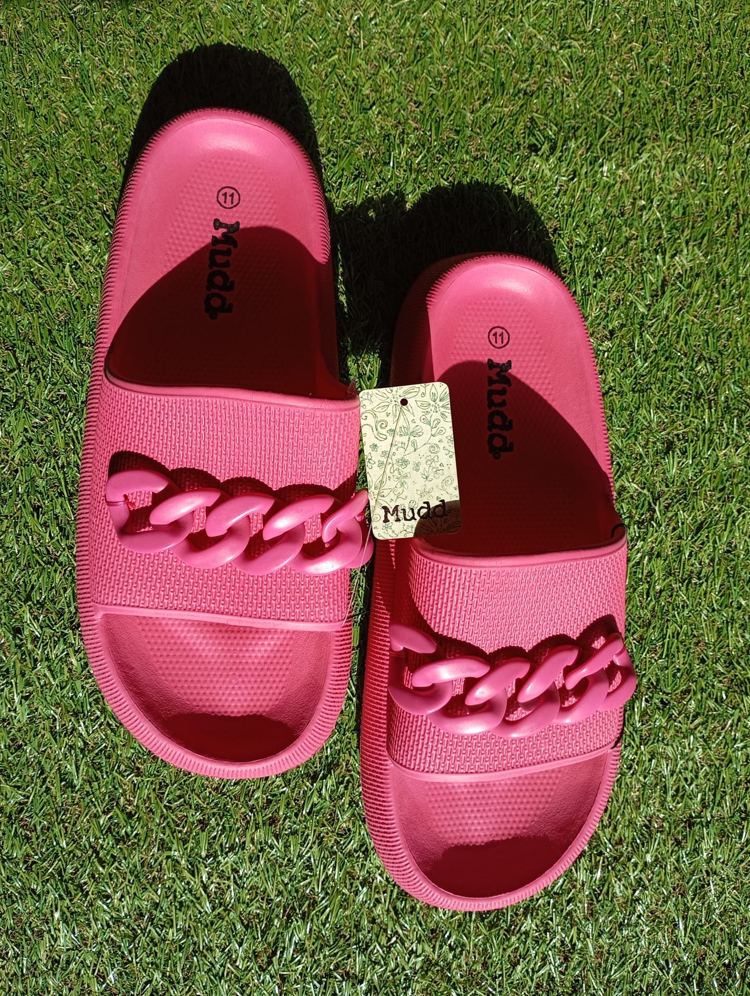 Sandales roses à chaîne