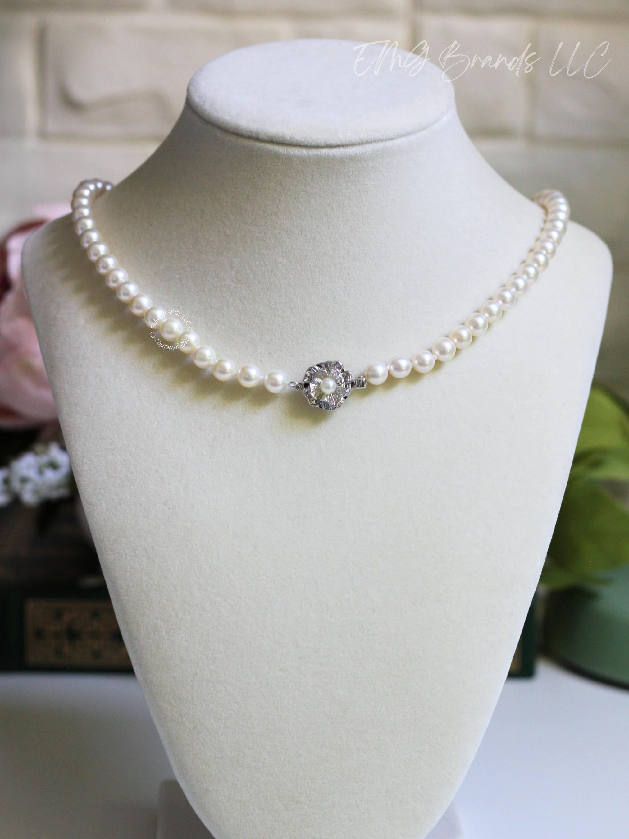 Classic Japanese Akoya Pearl Necklace