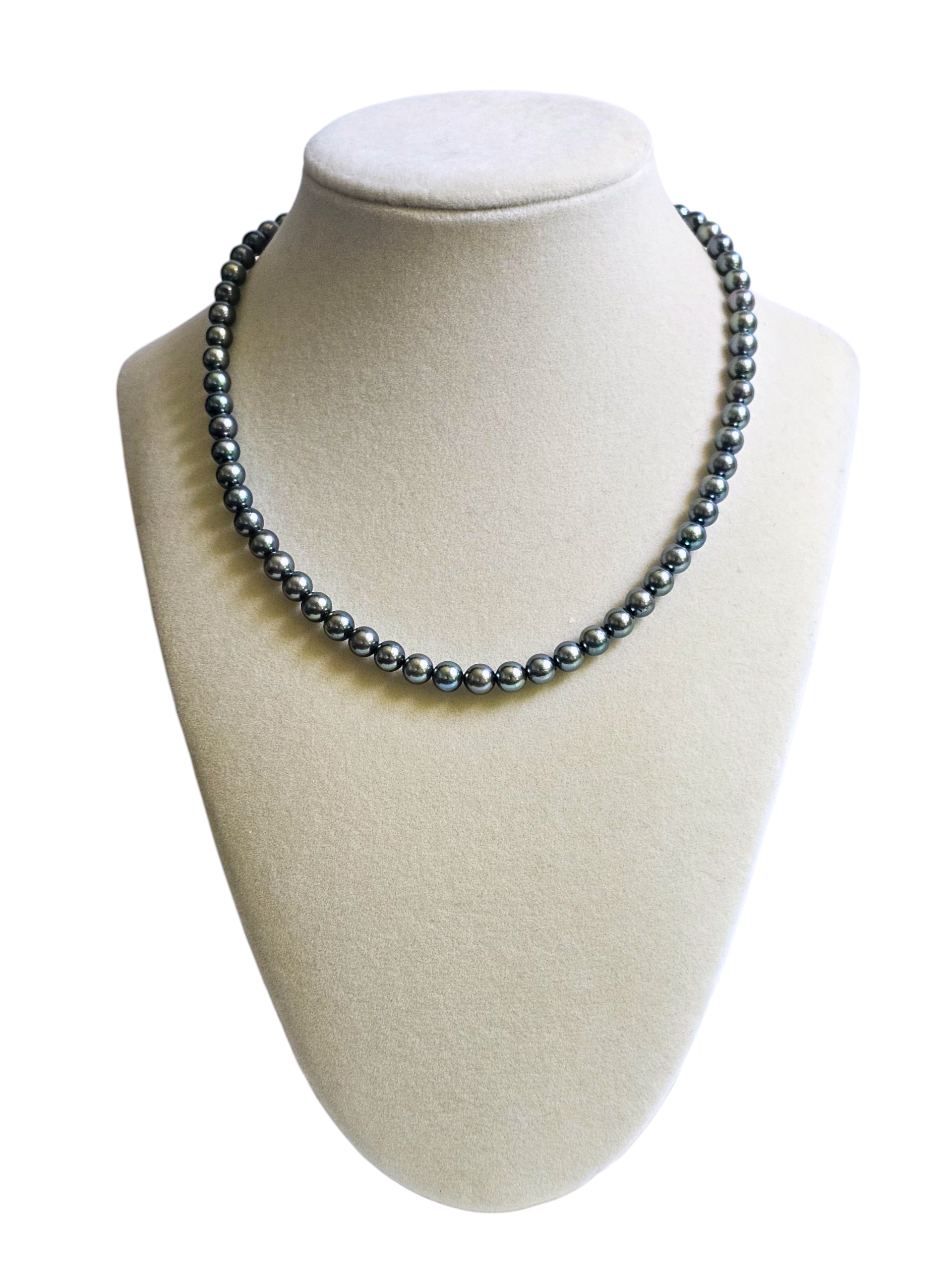 Japanese Akoya Pearl Necklace with Blue Green Overtone