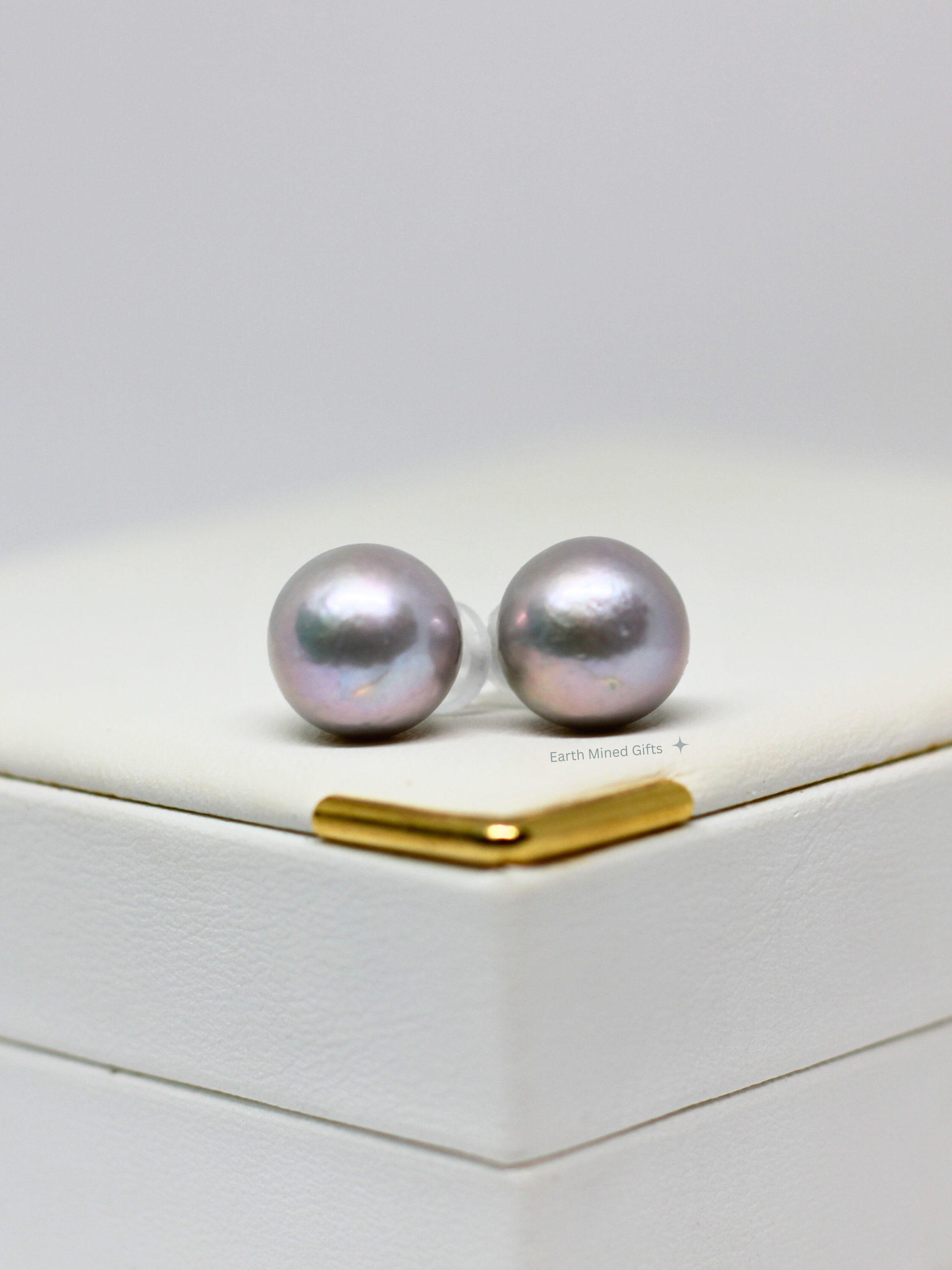 Classic Edison Pearl Studs