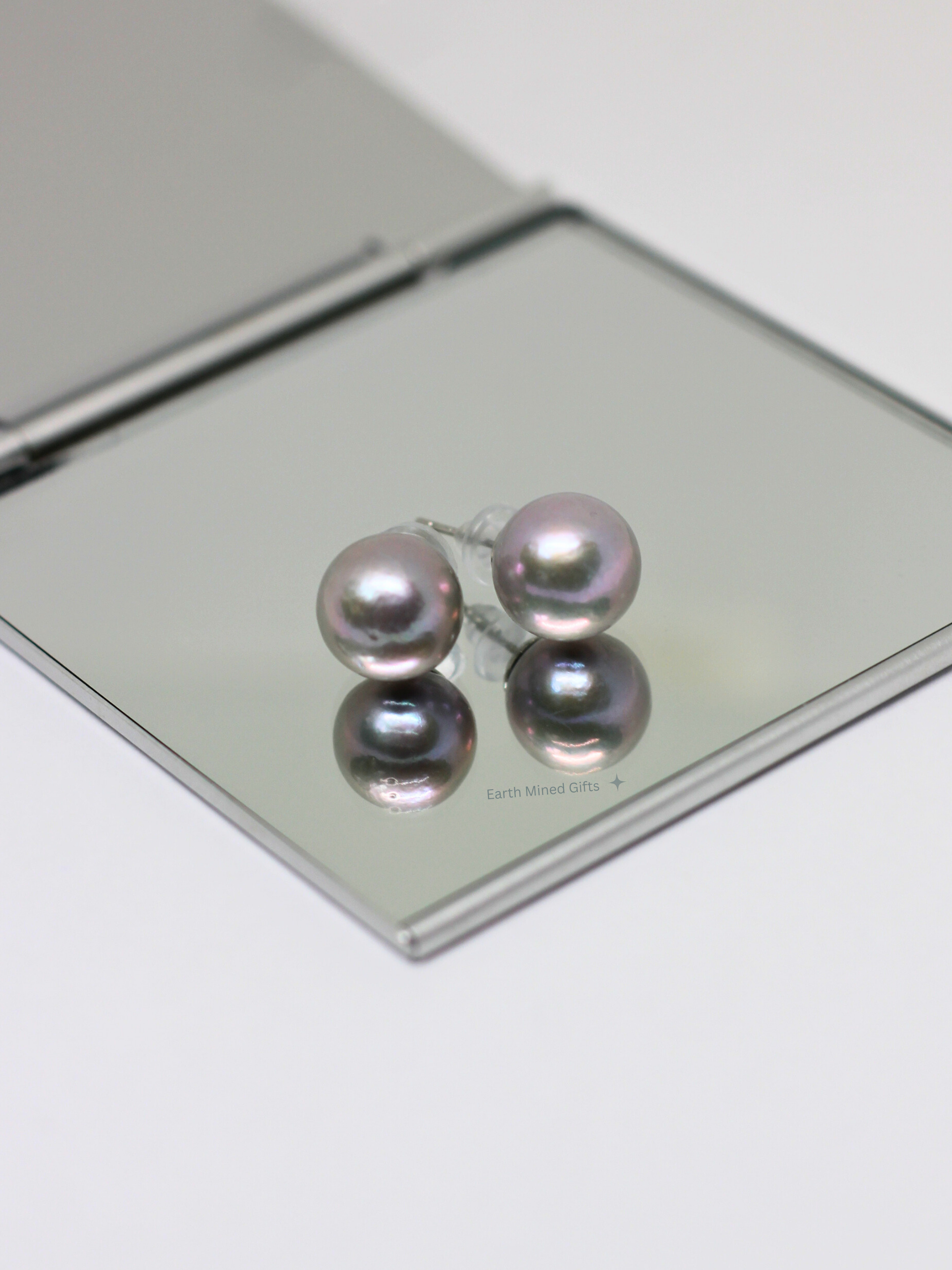 Classic Edison Pearl Studs