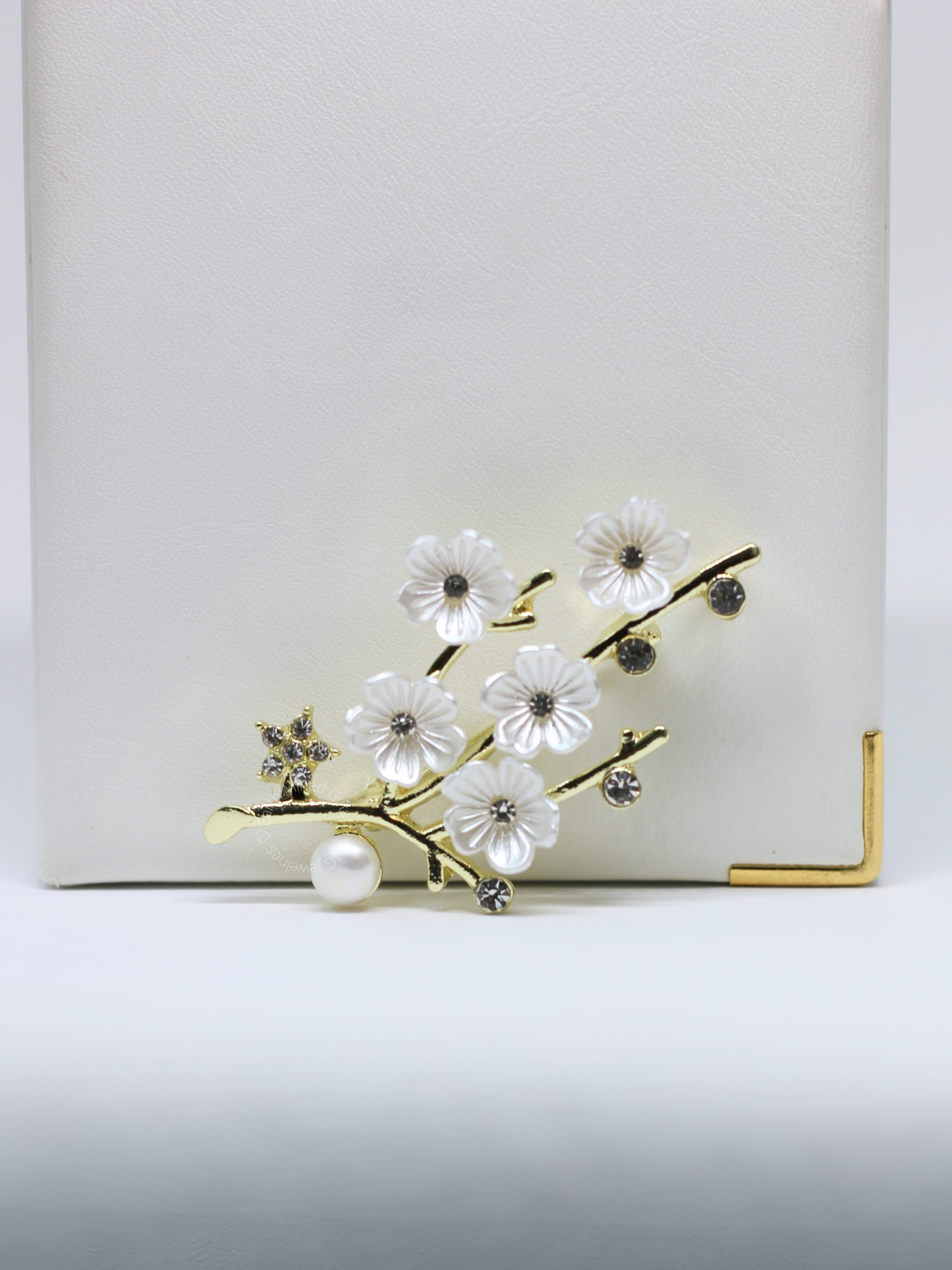Elegant Floral Brooch