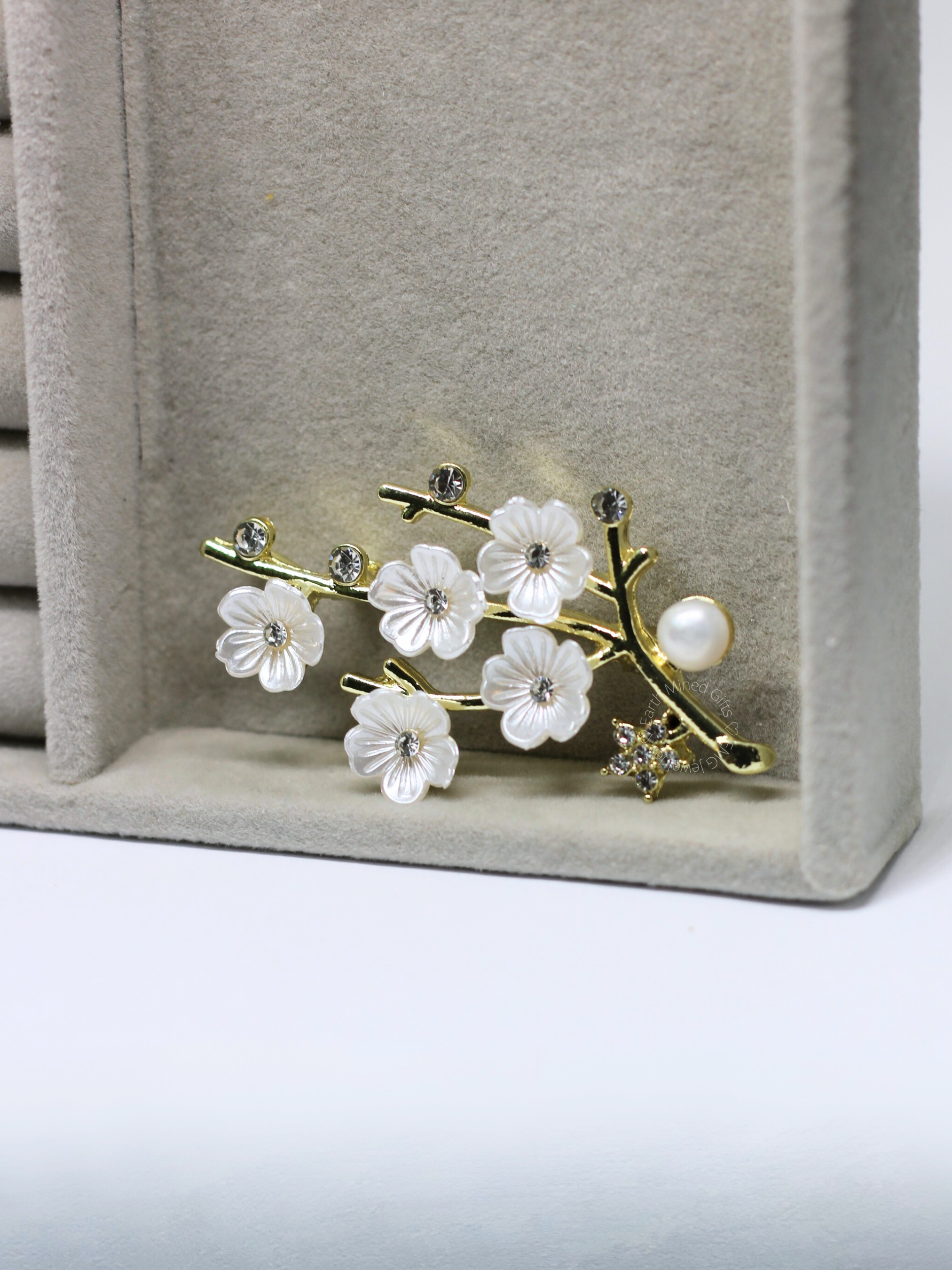 Elegant Floral Brooch