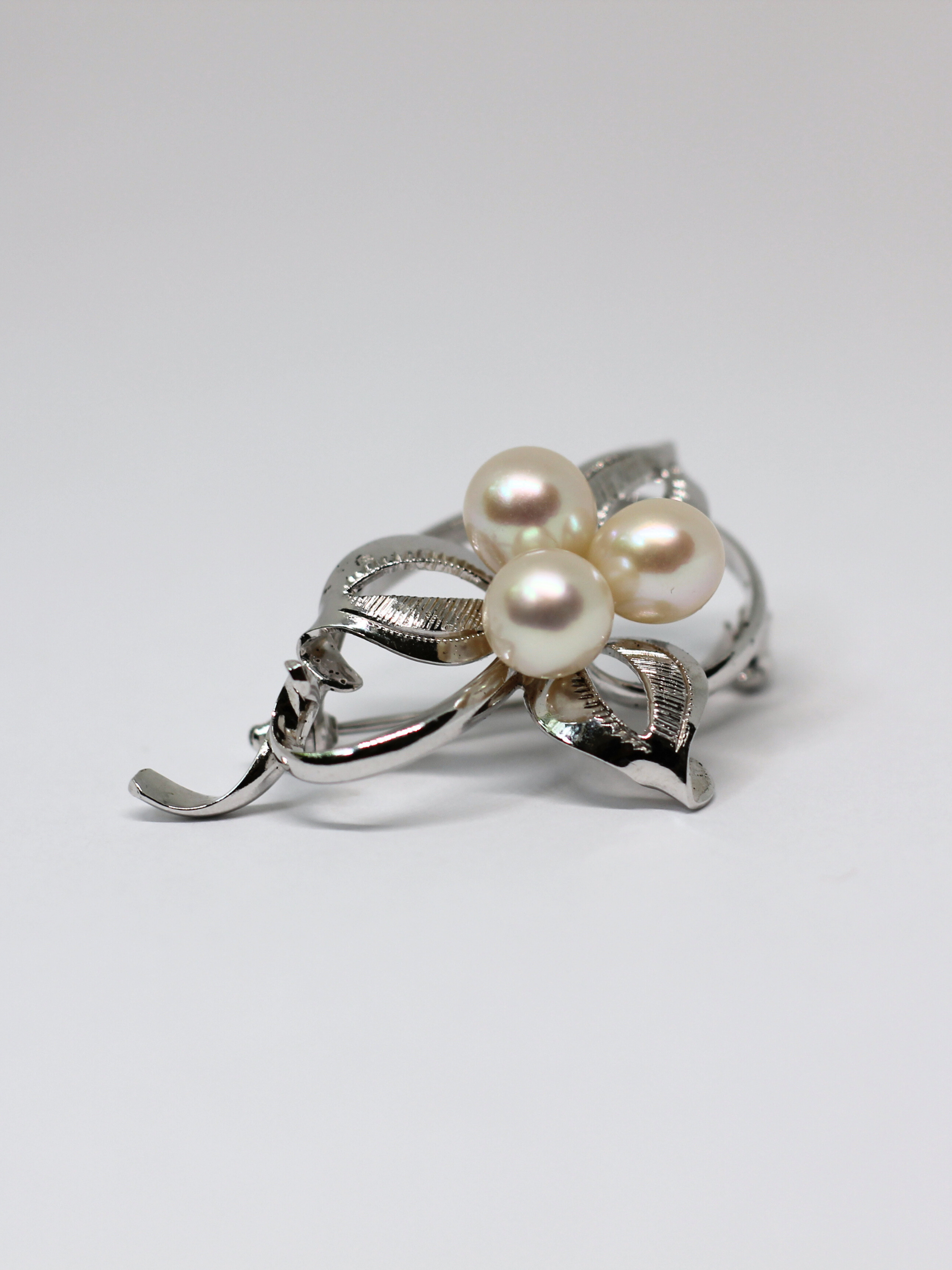 Elegant Akoya Pearl and Sterling Silver Brooch