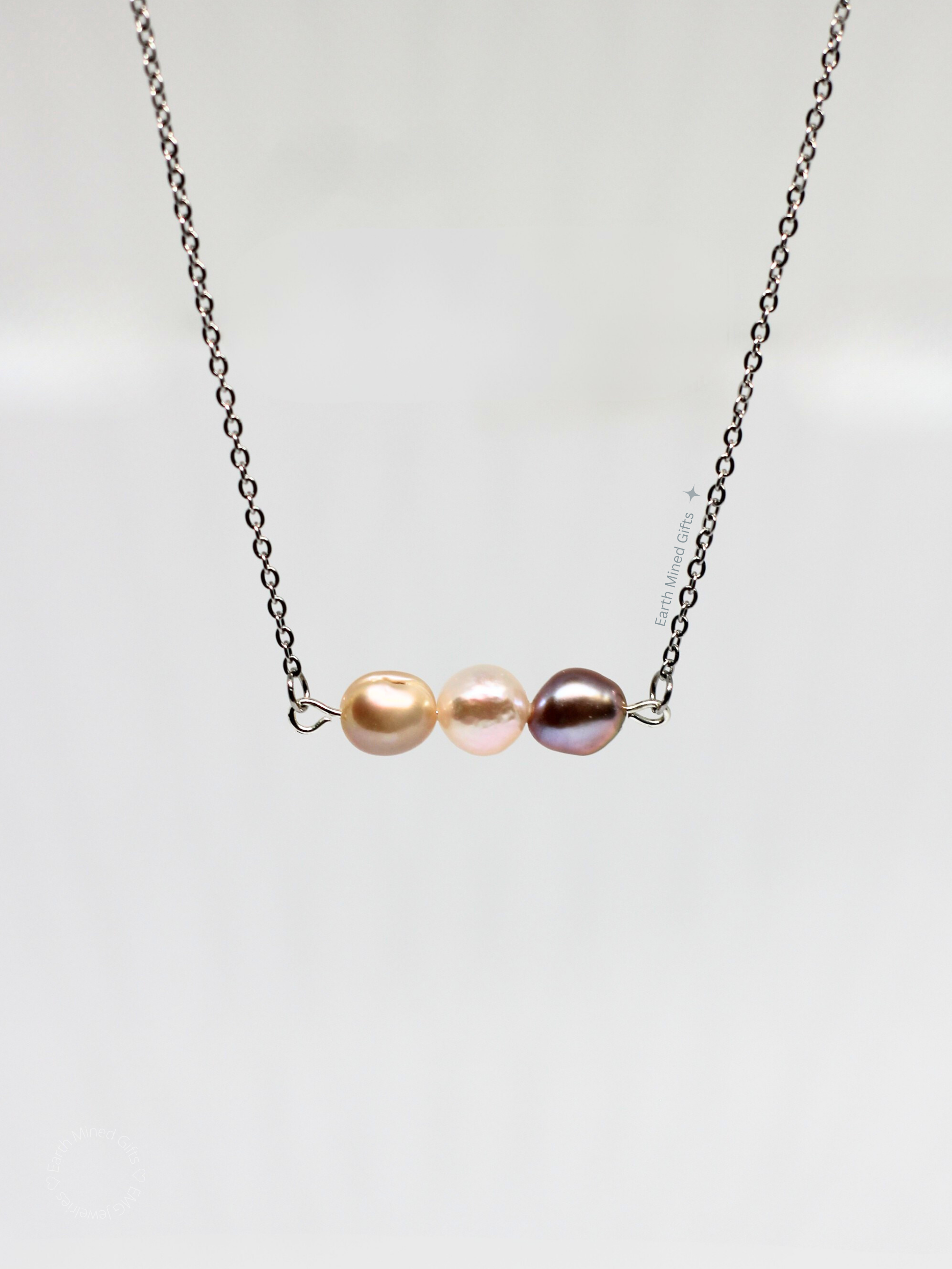 Three-Pearl Pendant Necklace