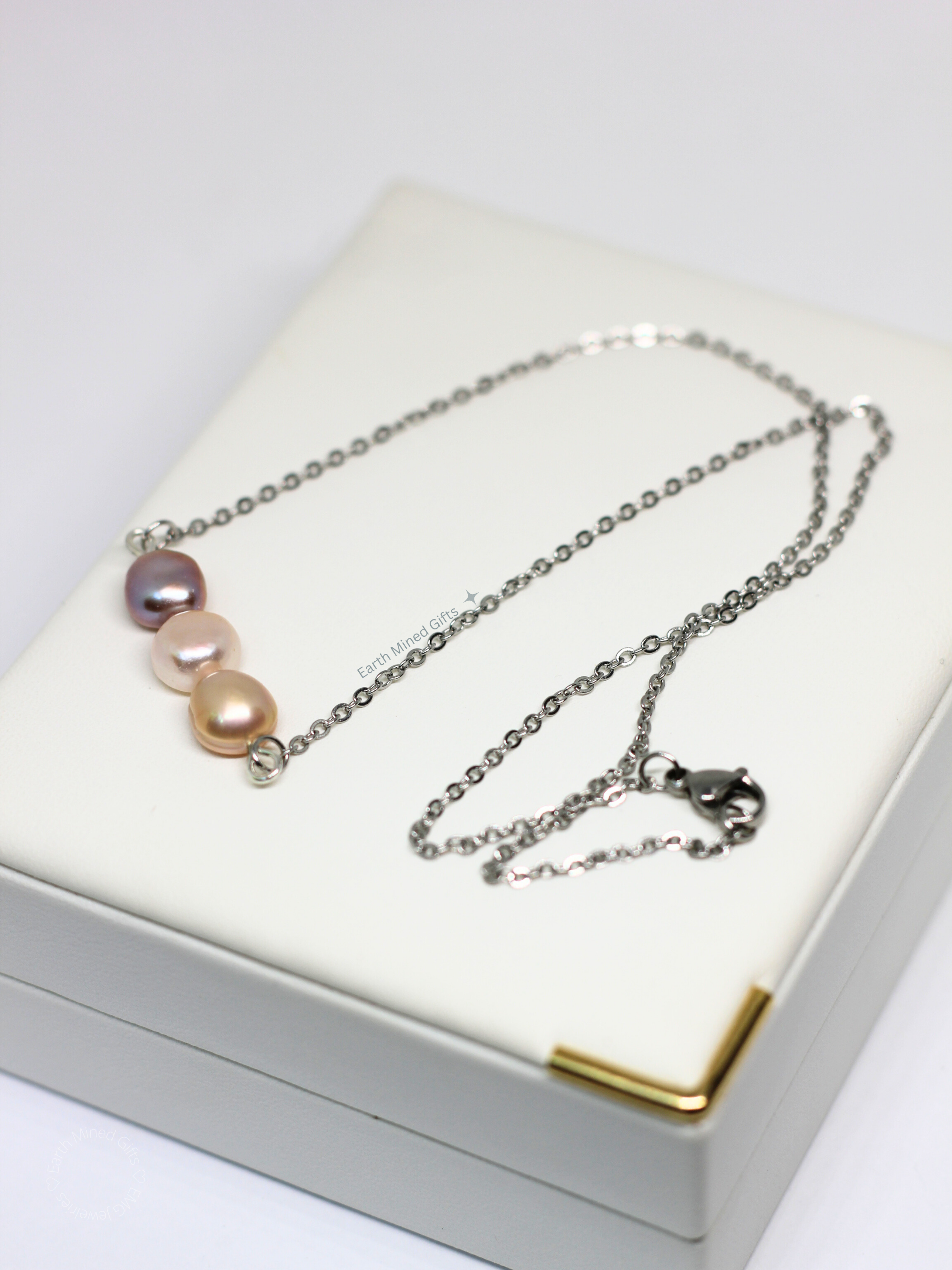 Three-Pearl Pendant Necklace