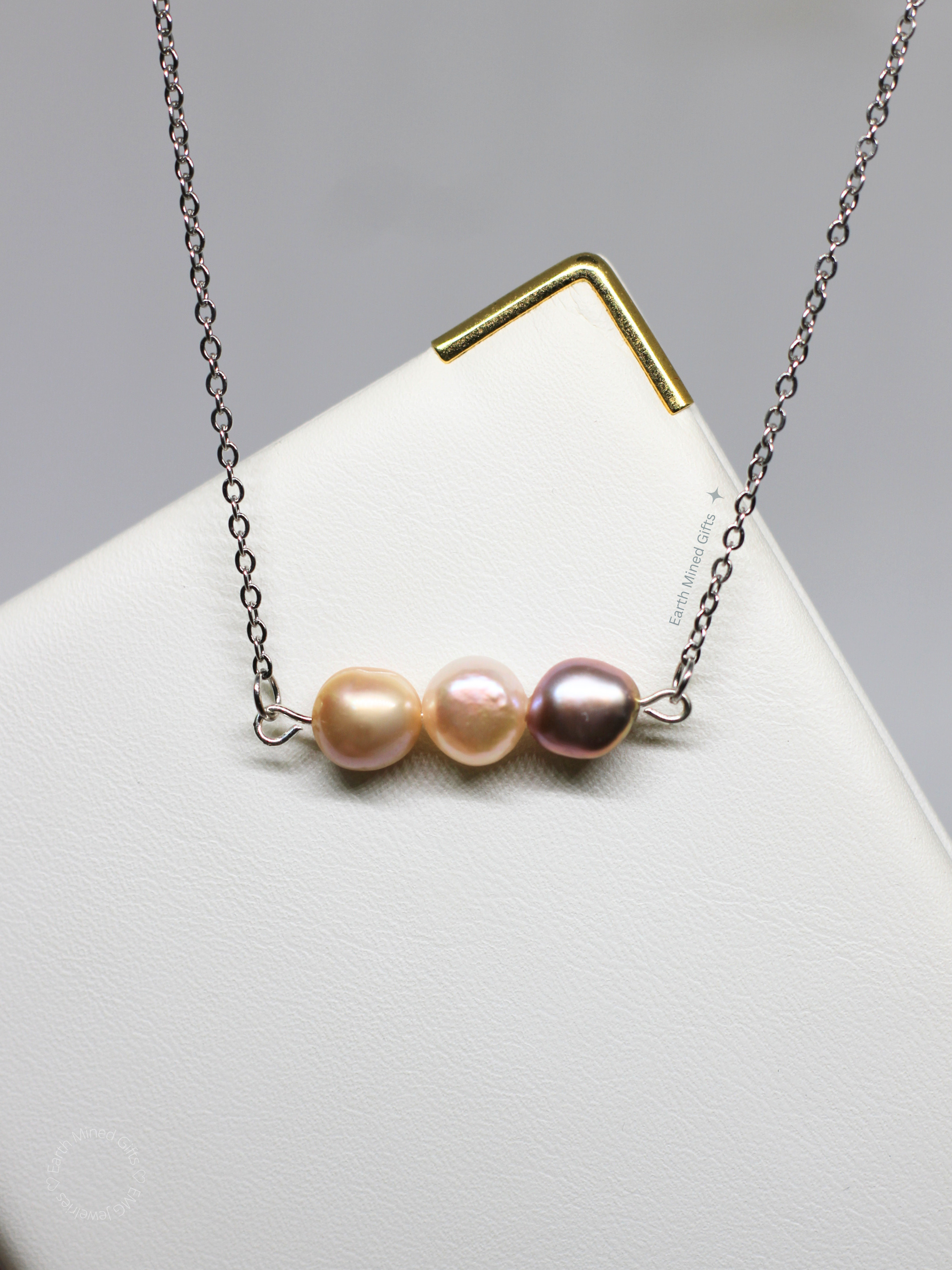 Three-Pearl Pendant Necklace