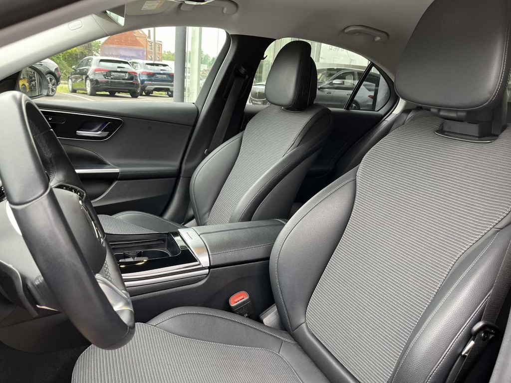 Mercedes-Benz C 180 Sedan