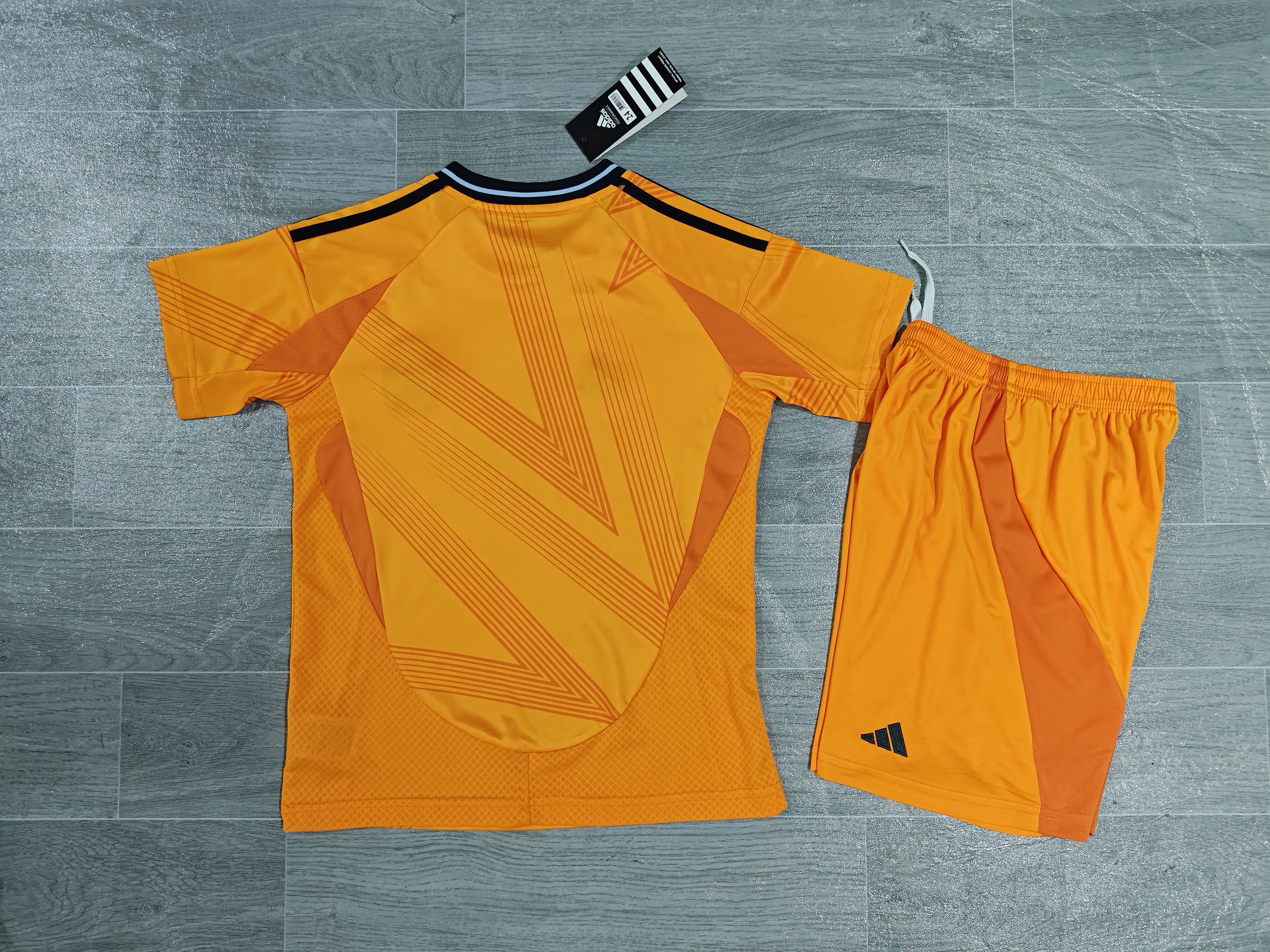 Maillot Extérieur Real Madrid 2024/2025 Enfant/Ado Supporters Version