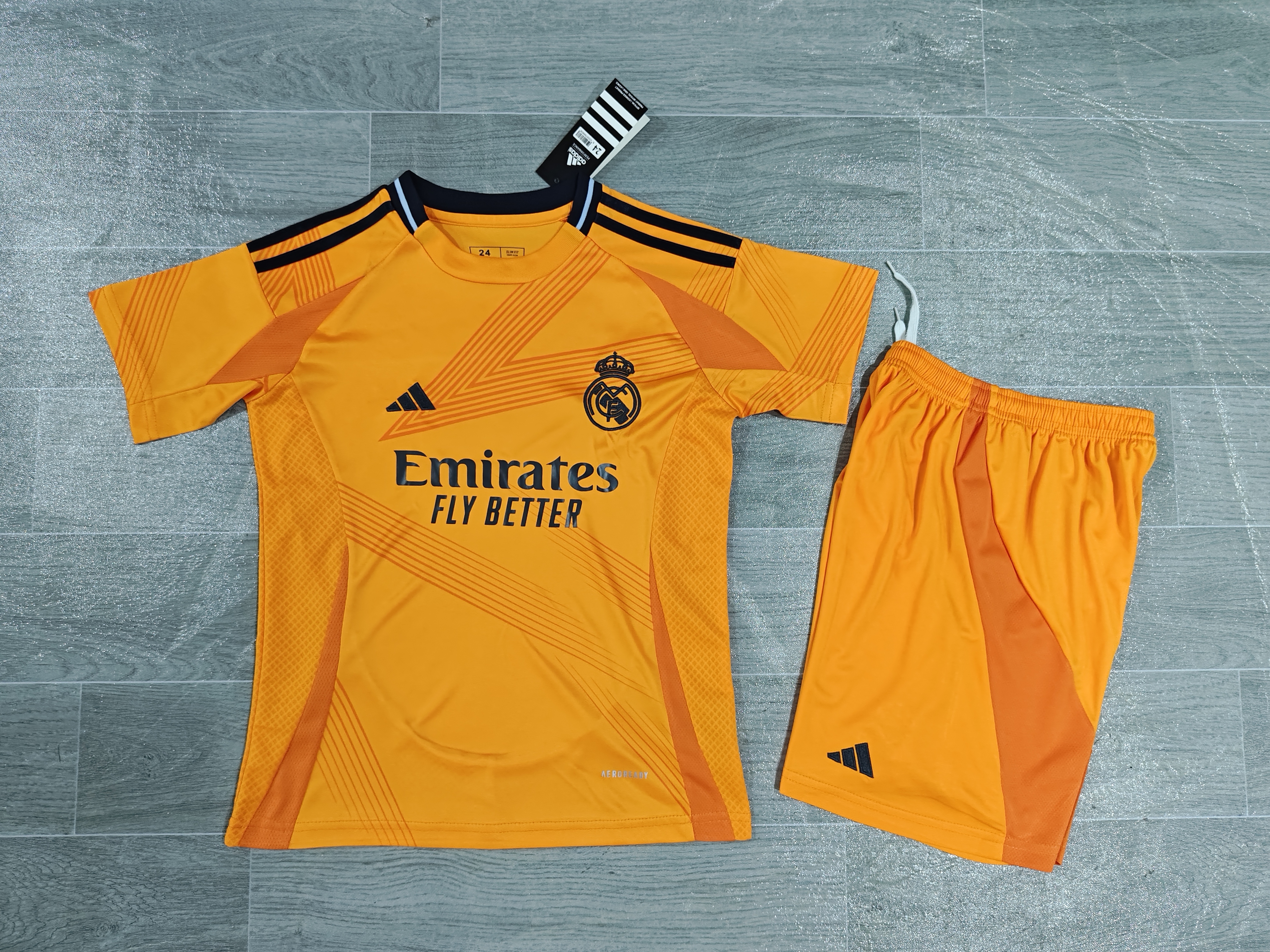 Maillot Extérieur Real Madrid 2024/2025 Enfant/Ado Supporters Version