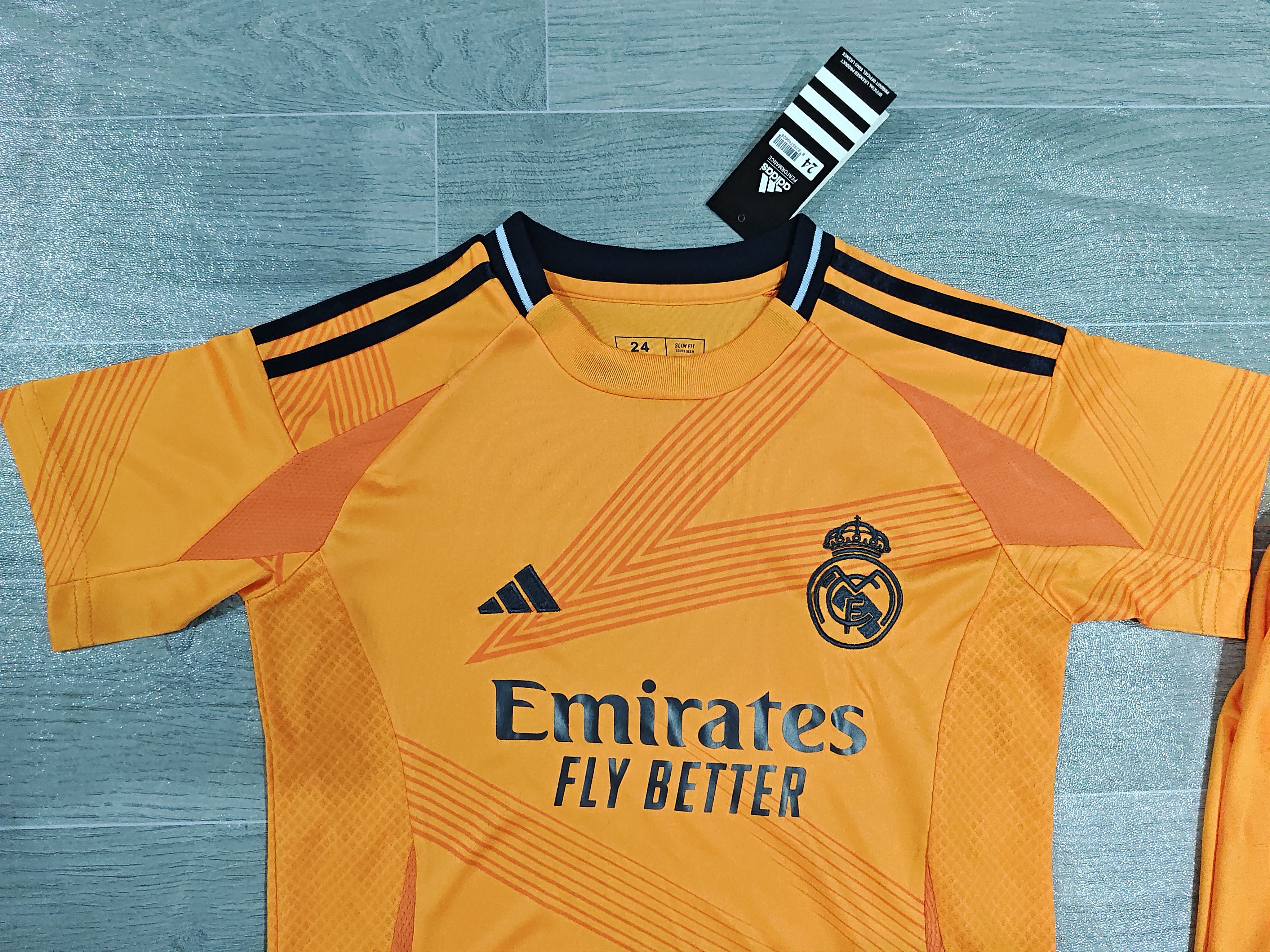 Maillot Extérieur Real Madrid 2024/2025 Enfant/Ado Supporters Version