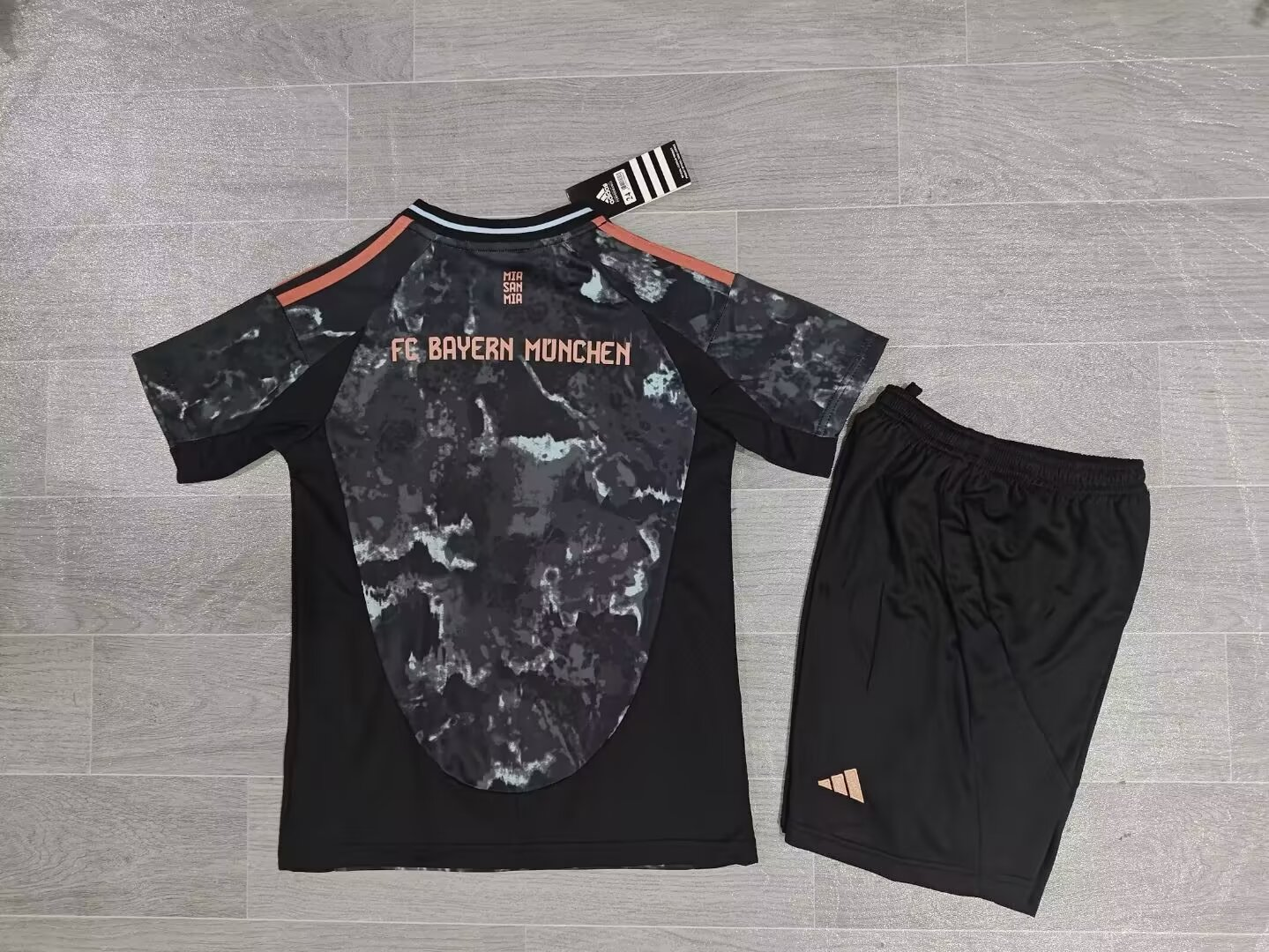 Maillot Extérieur Bayern 2024/2025 Enfant/Ado Supporters Version