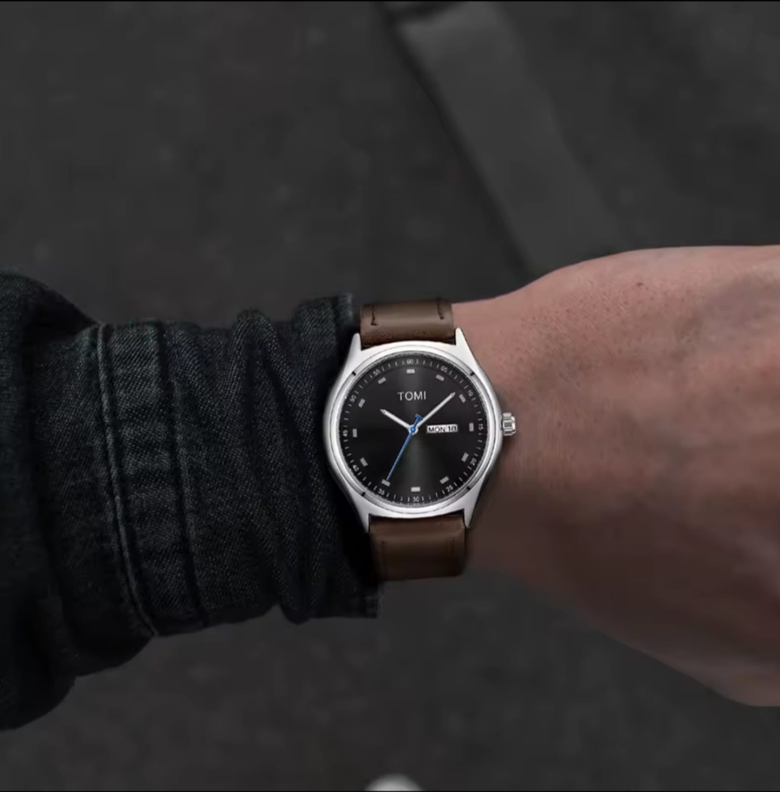 RELÓGIO MASCULINO MINIMALISTA TOMI