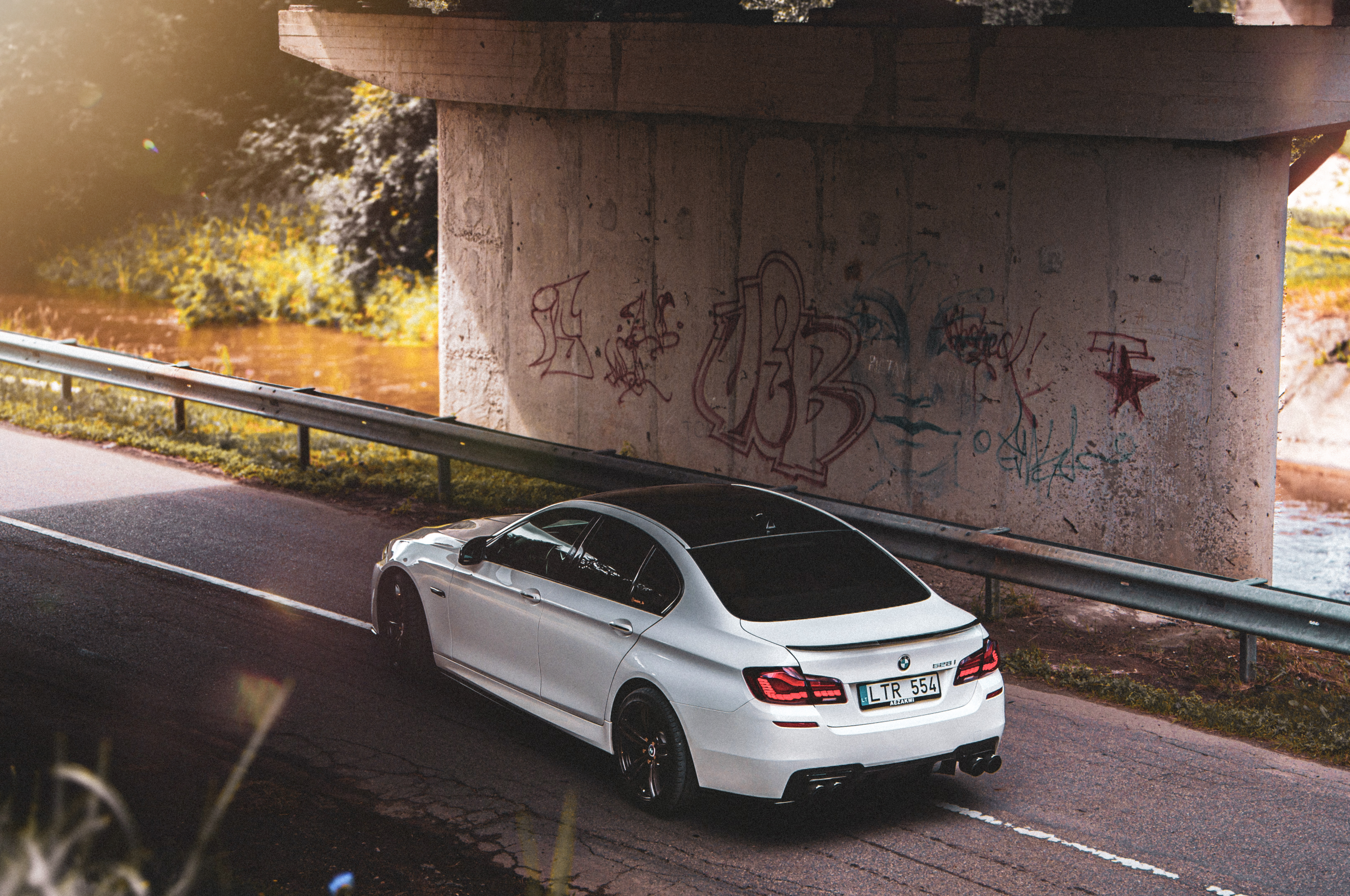 BMW 528i