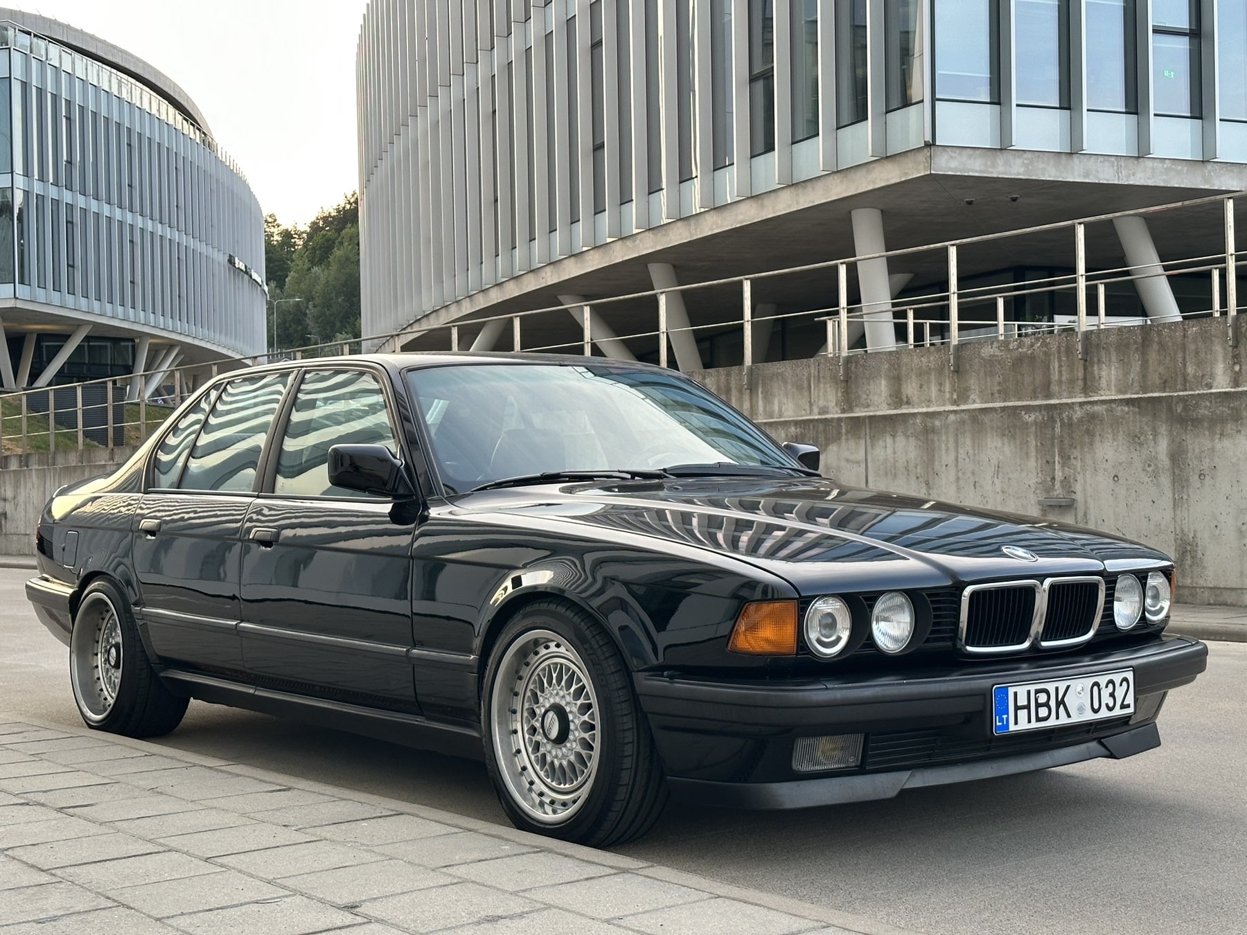 BMW 730