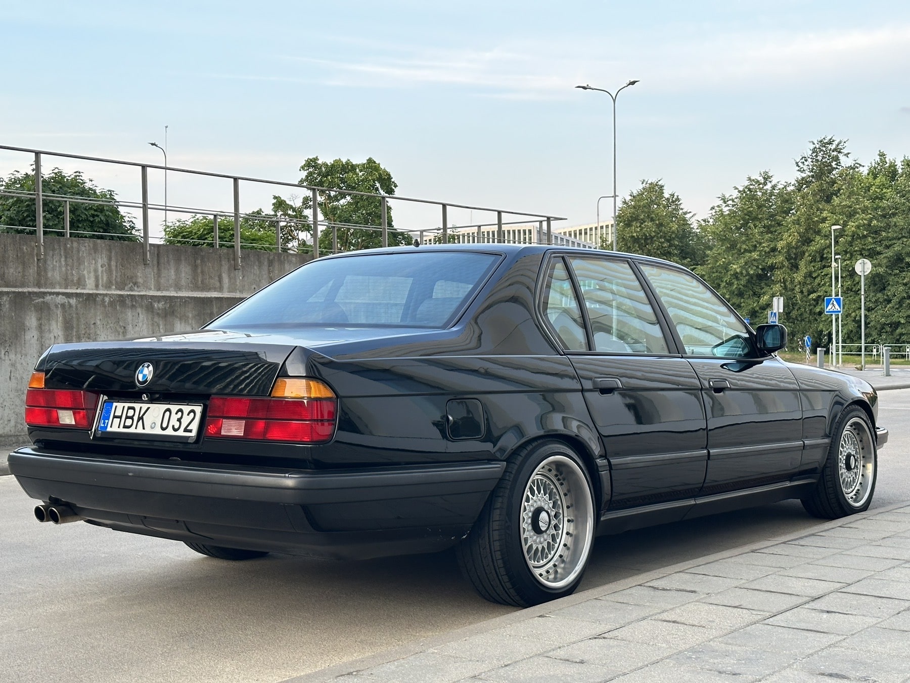 BMW 730