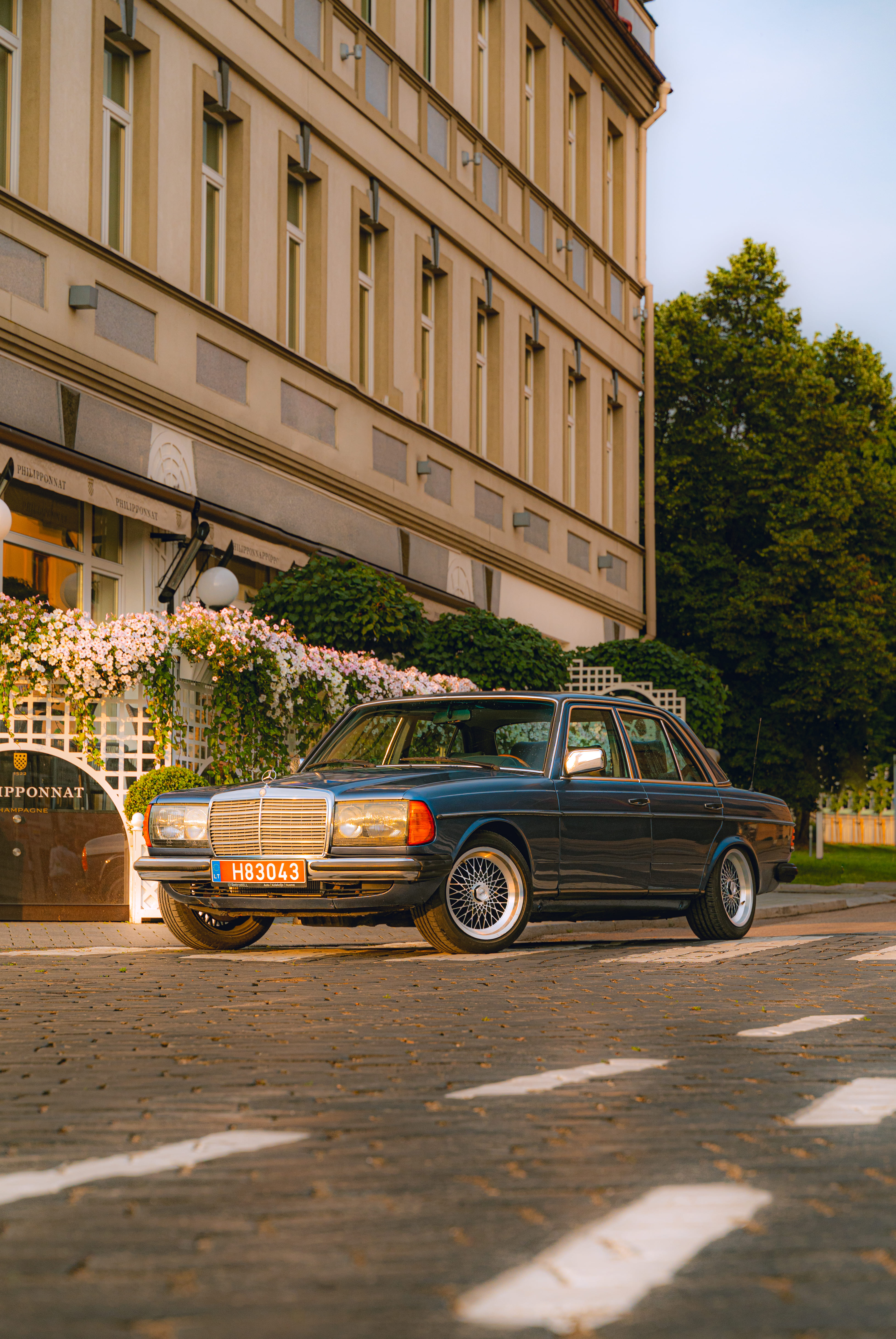 Mercedes-Benz 230e