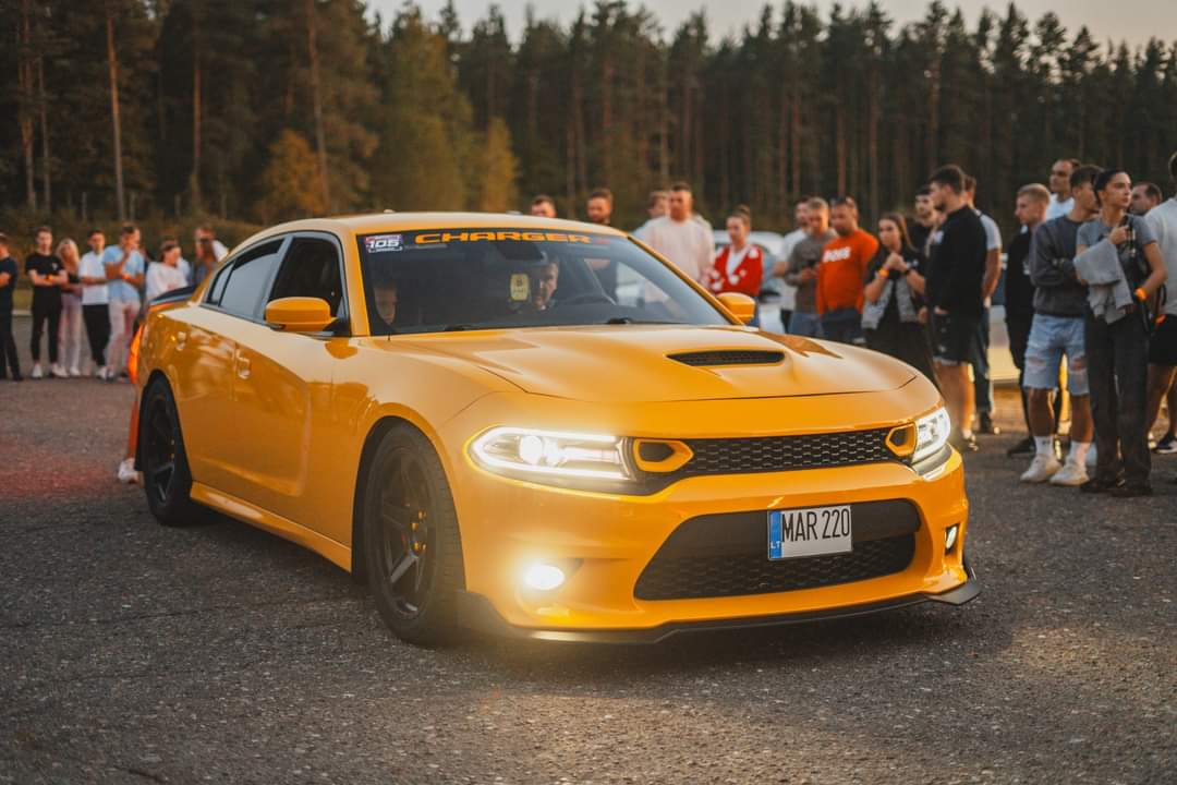 Dodge Charger SRT
