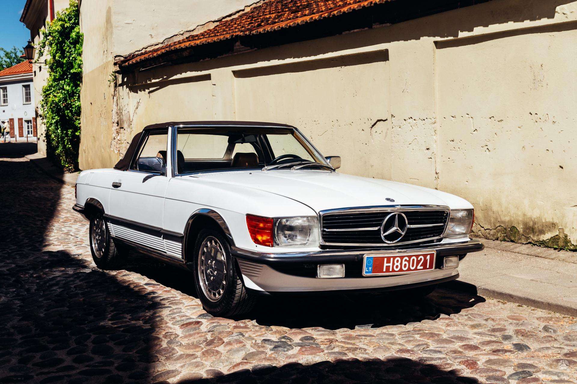 Mercedes-Benz SL560
